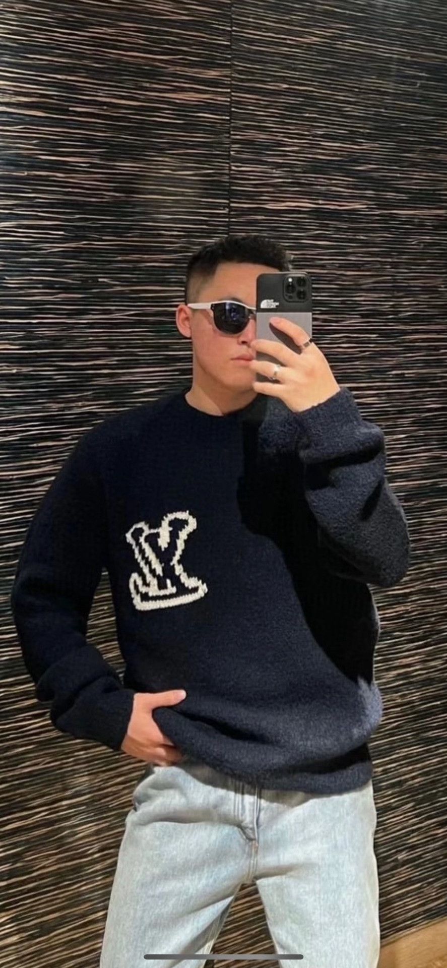 Louis Vuitton Louis Vuitton Logo Sweater Size S Size US S / EU 44-46 / 1 - 6 Thumbnail