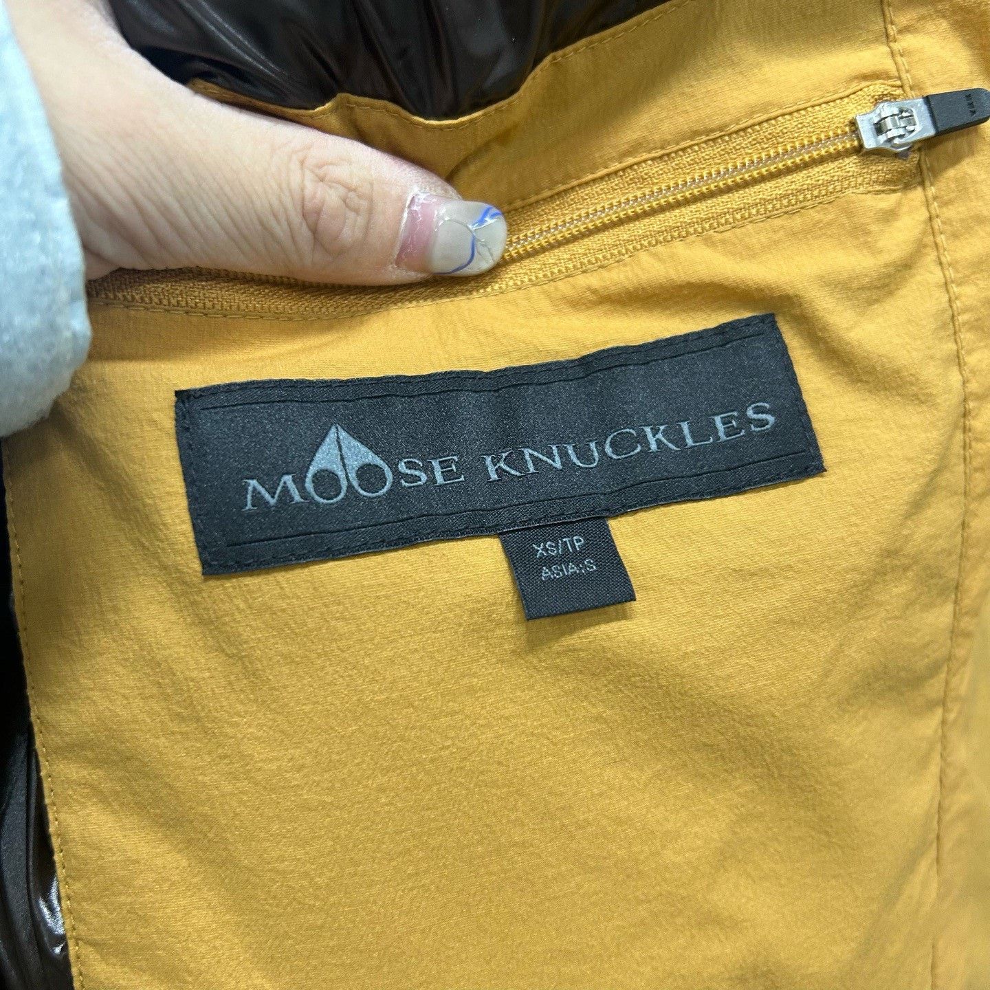 Moose Knuckles Moose Knuckles Yellow Down Vest US XS Size US XS / EU 42 / 0 - 6 Thumbnail