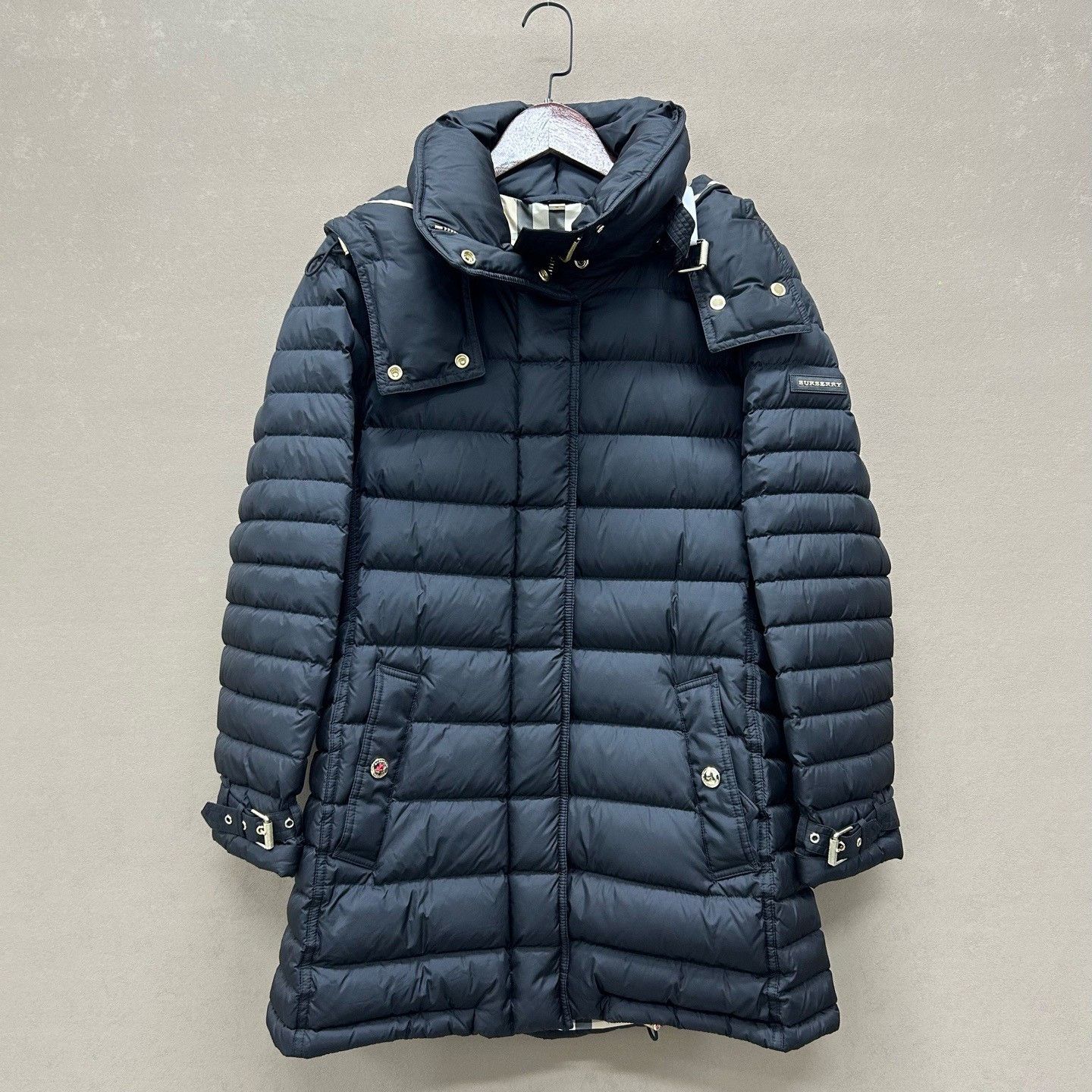 Burberry Burberry Logo Plaque Check Lined Down Jacket Size M Size M / US 6-8 / IT 42-44 - 2 Thumbnail
