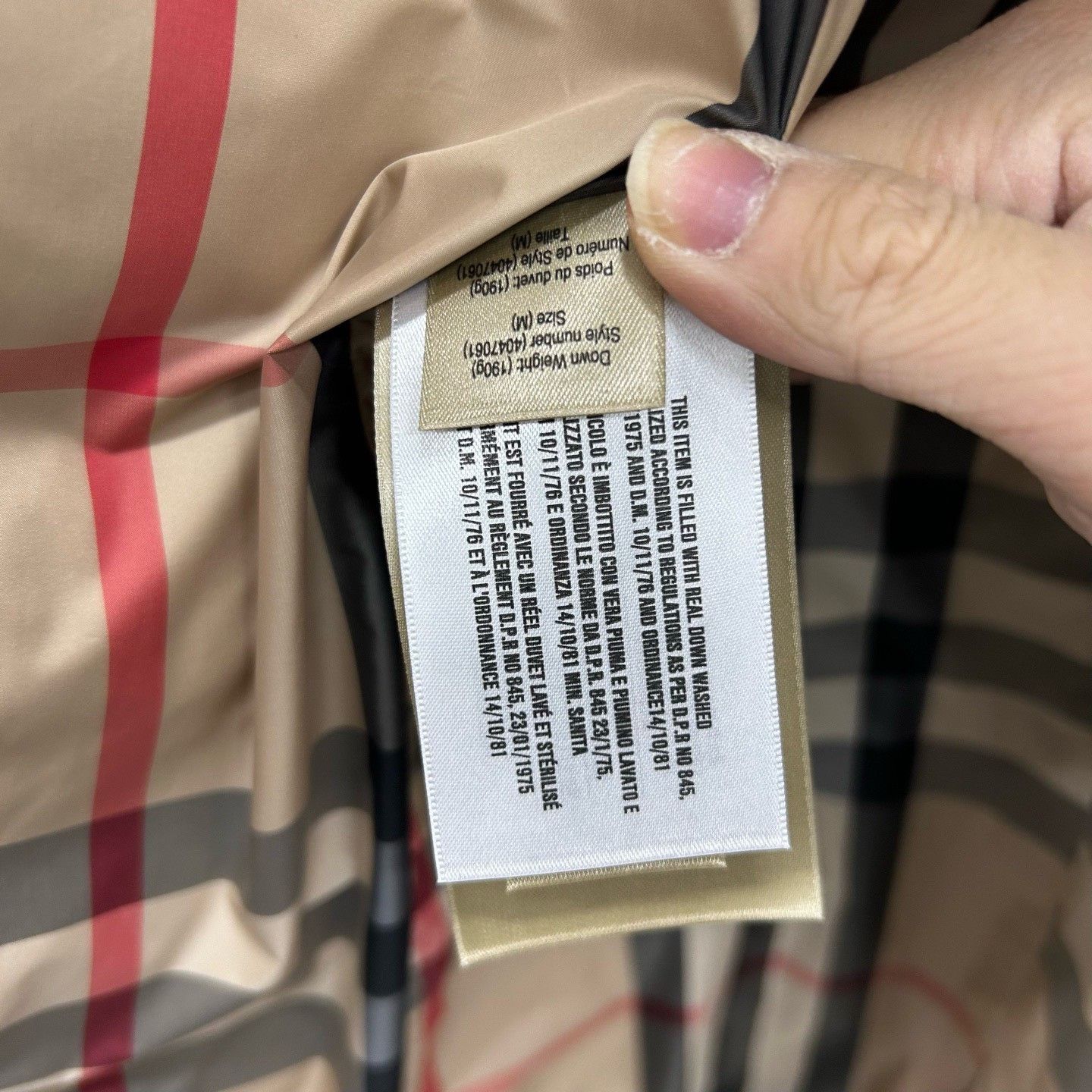 Burberry Burberry Logo Plaque Check Lined Down Jacket Size M Size M / US 6-8 / IT 42-44 - 6 Thumbnail