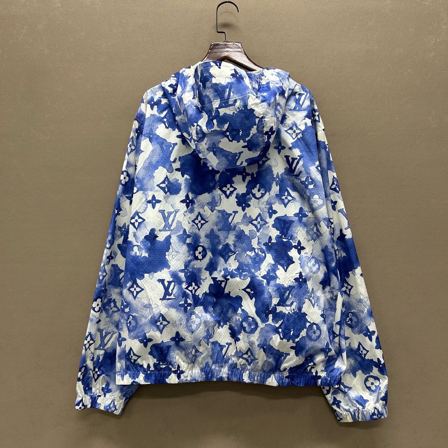 Louis Vuitton Louis Vuitton Watercolor Monogram Jacket Size M Size US M / EU 48-50 / 2 - 3 Thumbnail