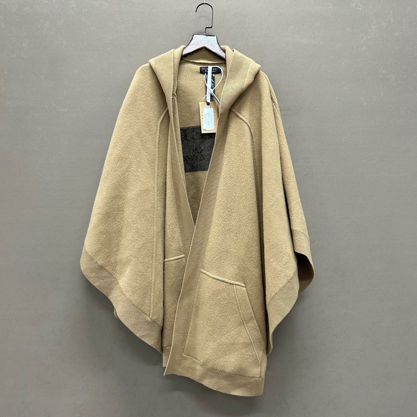 Burberry Burberry Hooded Logo Cape Size OS Size ONE SIZE - 2 Thumbnail