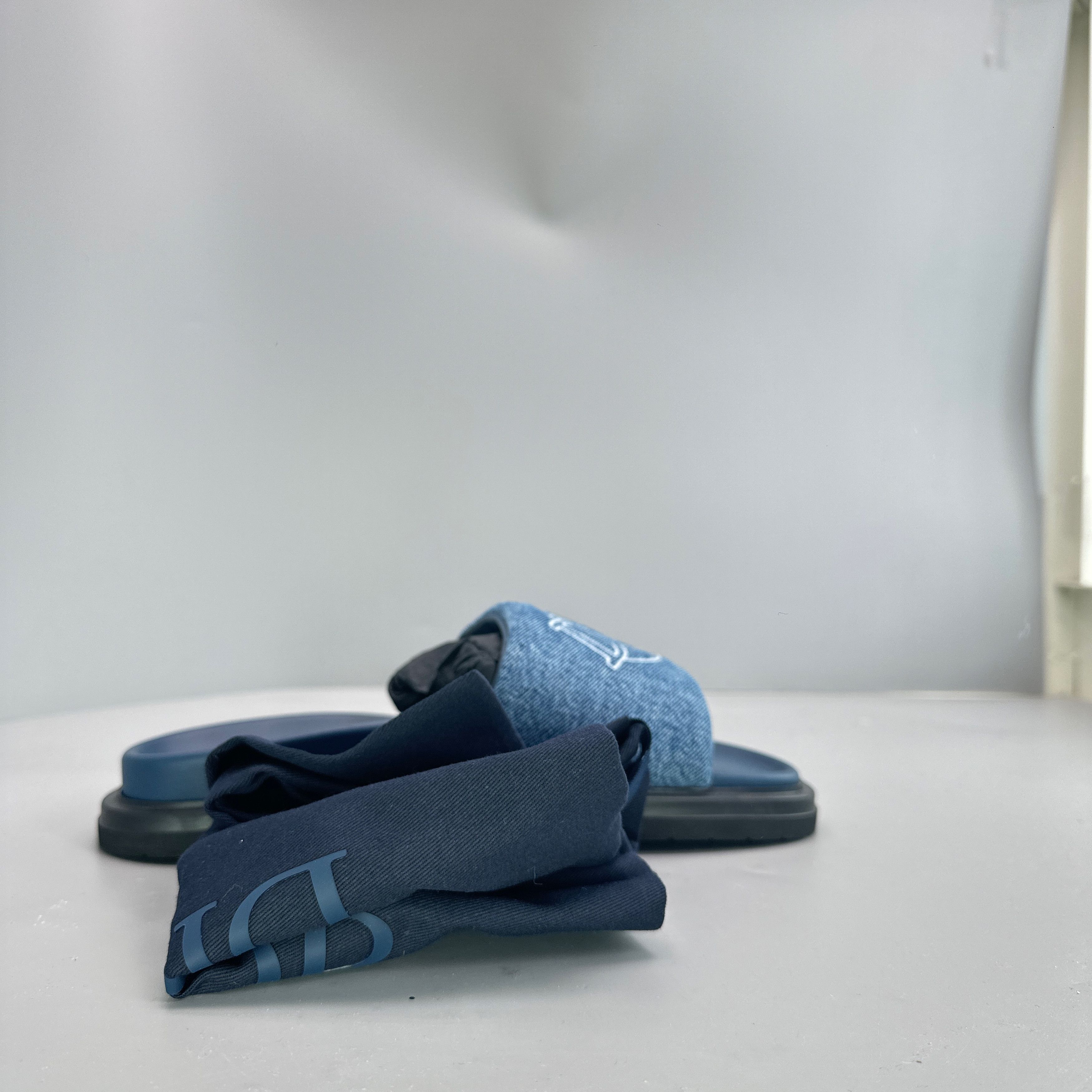 Dior Dior Aqua Denim Logo Slides Size 8 Size US 8 / EU 41 - 10 Thumbnail