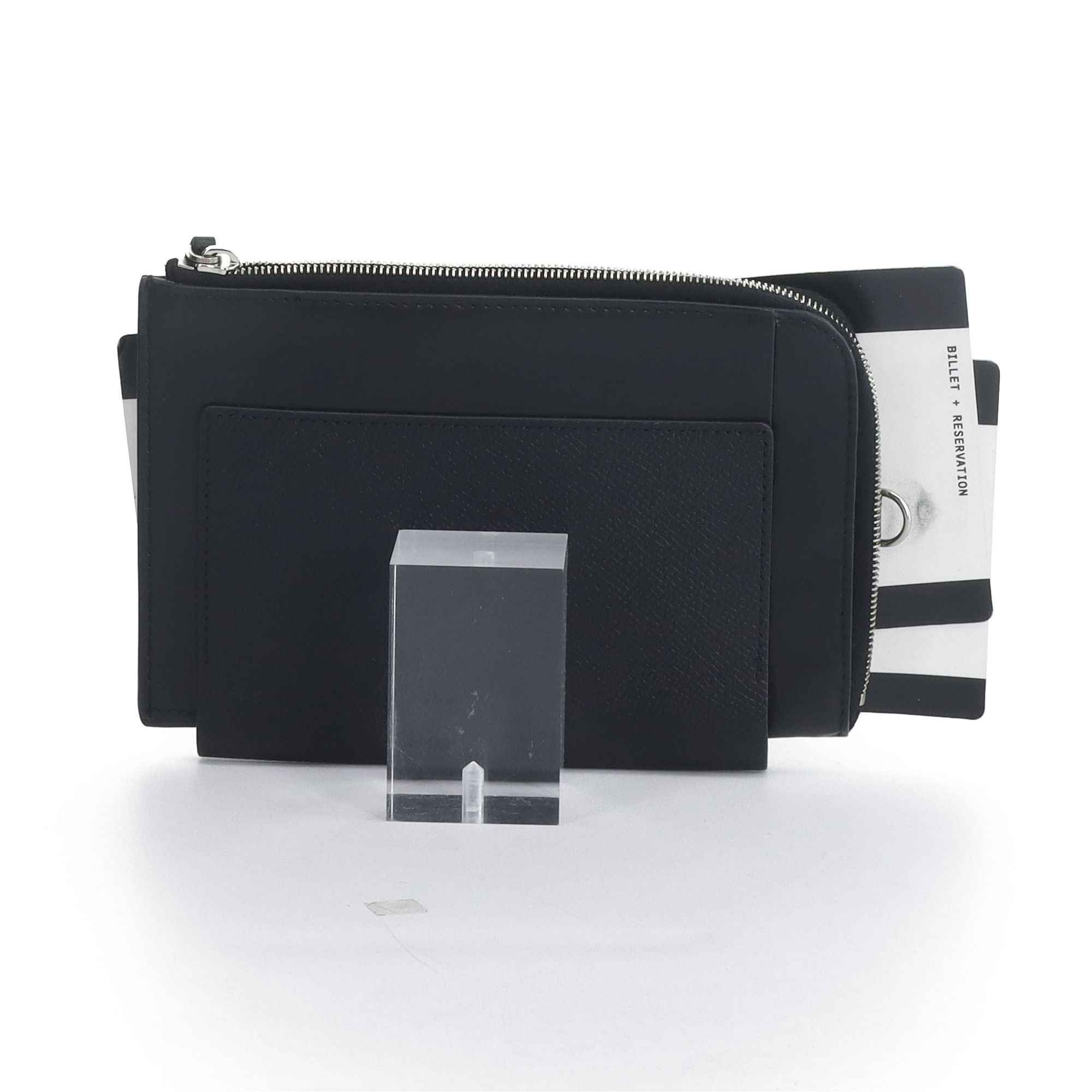 Balenciaga Balenciaga Logo Crest Passport Holder ONE SIZE Size ONE SIZE - 3 Thumbnail