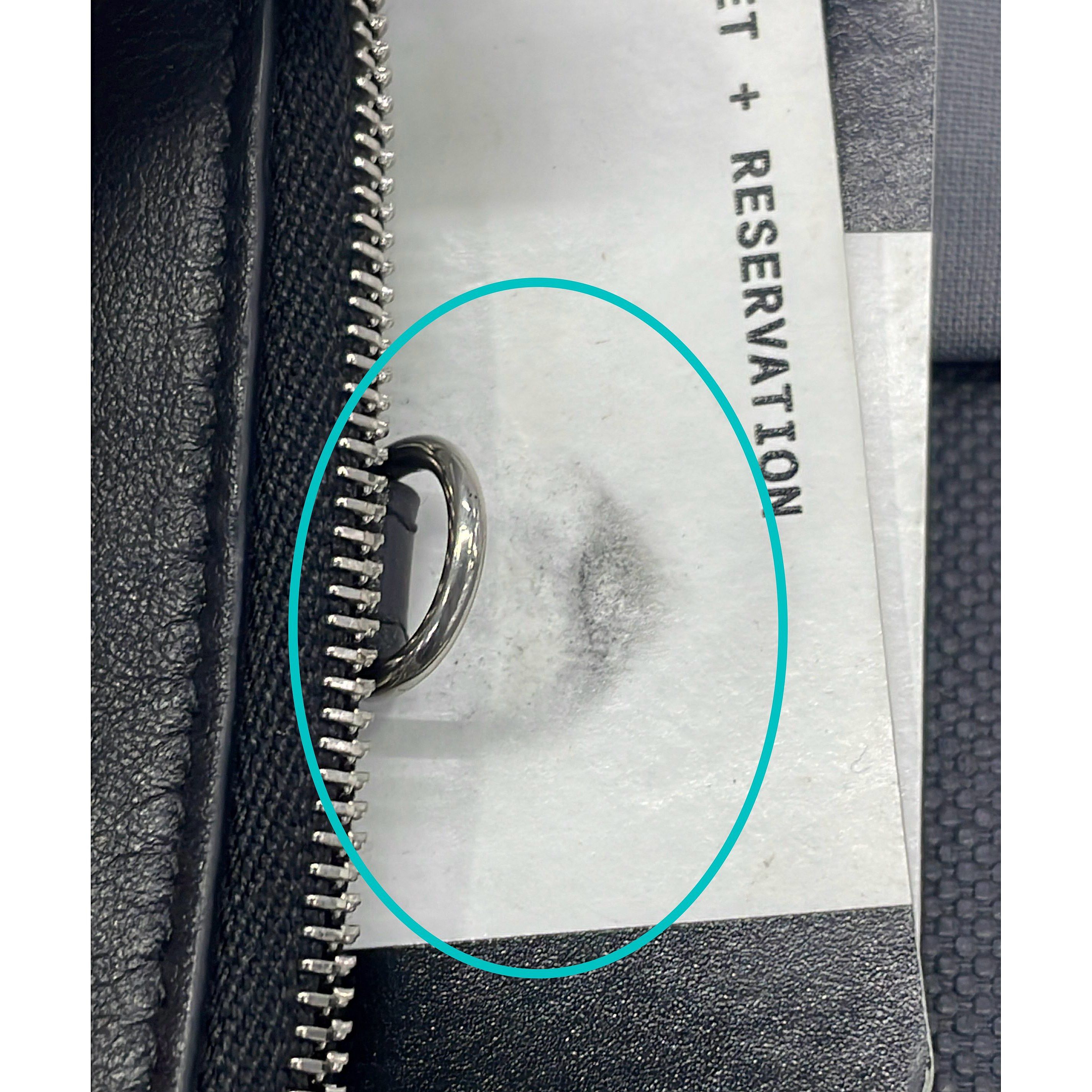 Balenciaga Balenciaga Logo Crest Passport Holder ONE SIZE Size ONE SIZE - 6 Thumbnail
