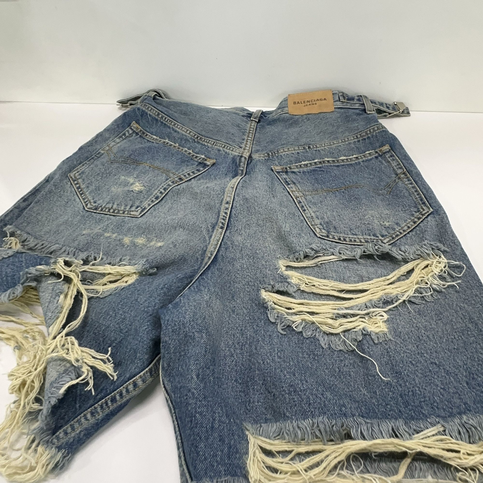 Balenciaga Balenciaga Distressed Denim Shorts Size S Size US 30 / EU 46 - 9 Thumbnail