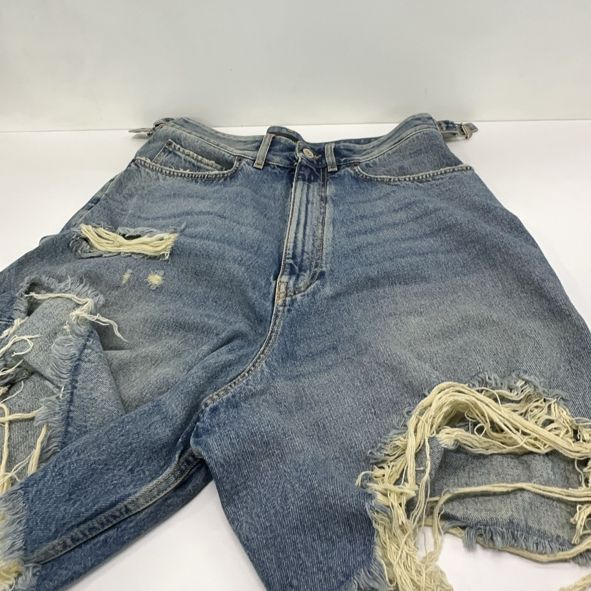 Balenciaga Balenciaga Distressed Denim Shorts Size S Size US 30 / EU 46 - 8 Thumbnail