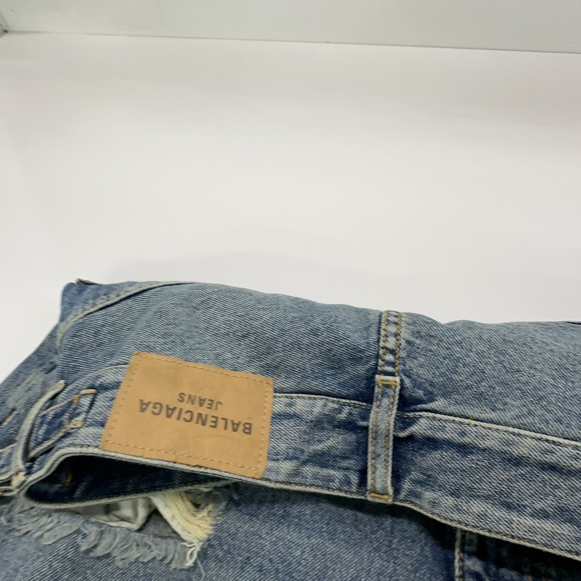 Balenciaga Balenciaga Distressed Denim Shorts Size S Size US 30 / EU 46 - 7 Thumbnail