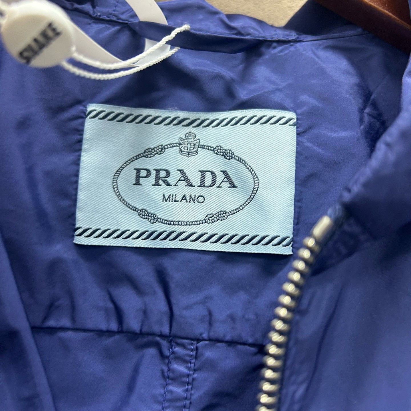 Prada Prada Triangle Logo Hooded Jacket Size 38 Size XS / US 0-2 / IT 36-38 - 5 Thumbnail