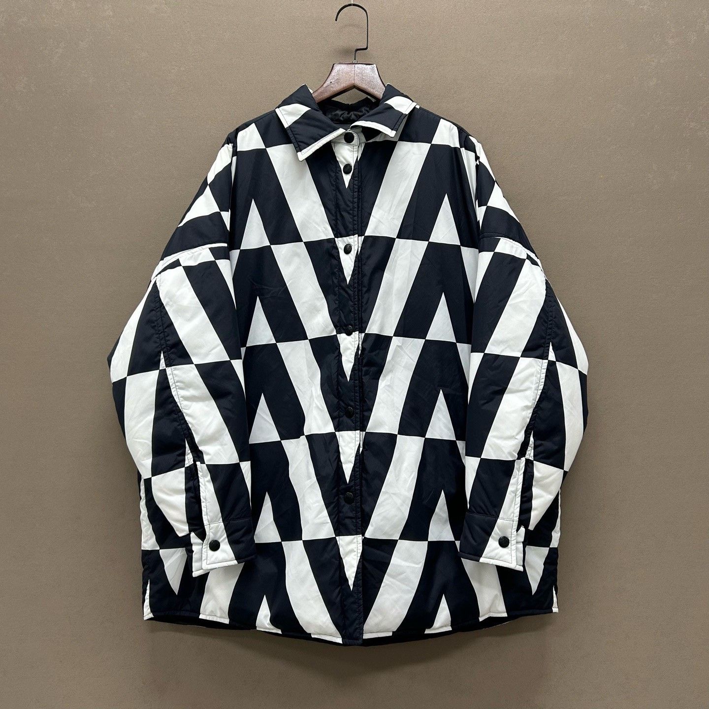 Valentino Valentino Reversible Geometric Down Jacket Size XS Size US XS / EU 42 / 0 - 2 Thumbnail