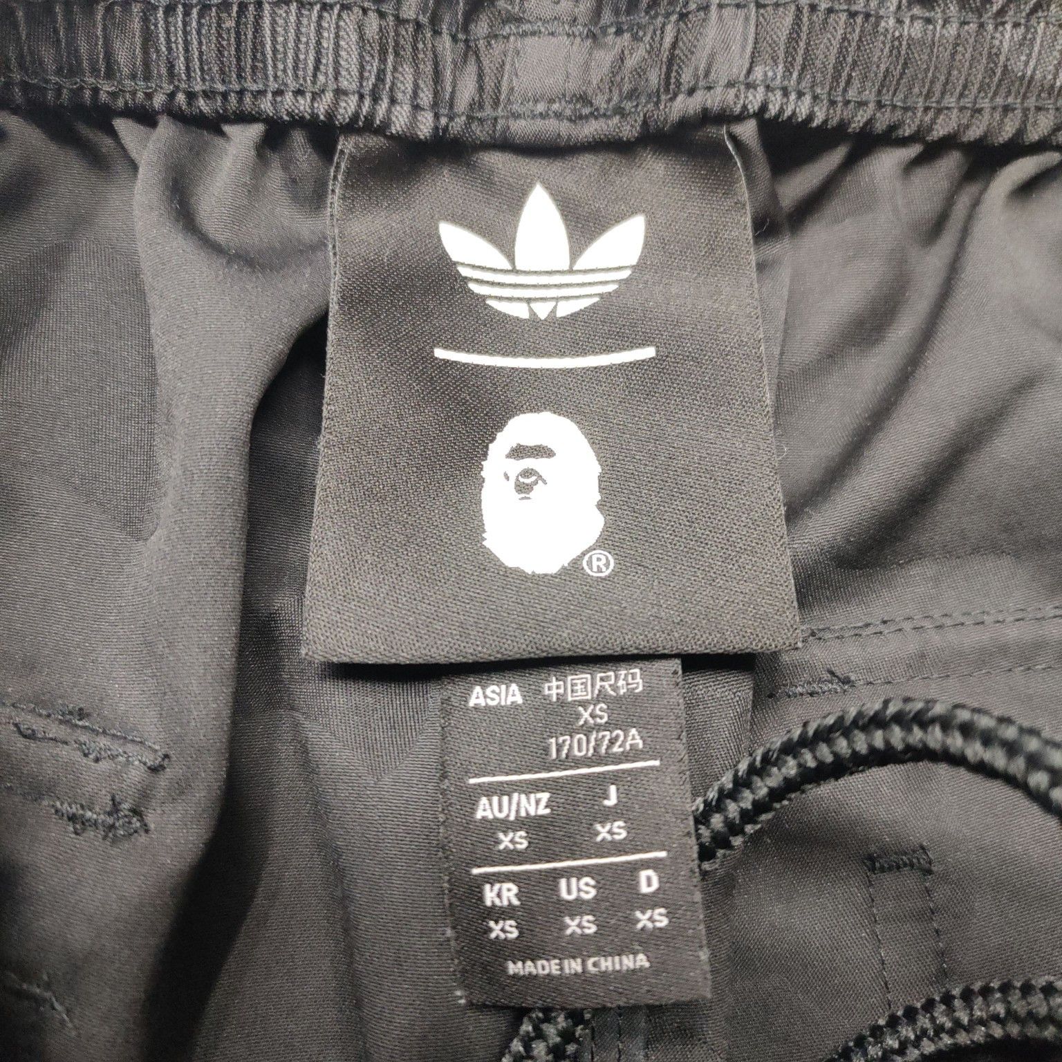 Bape Adidas Originals x BAPE Jacquard Camo Sweatpants Size XS Size US 28 / EU 44 - 3 Thumbnail