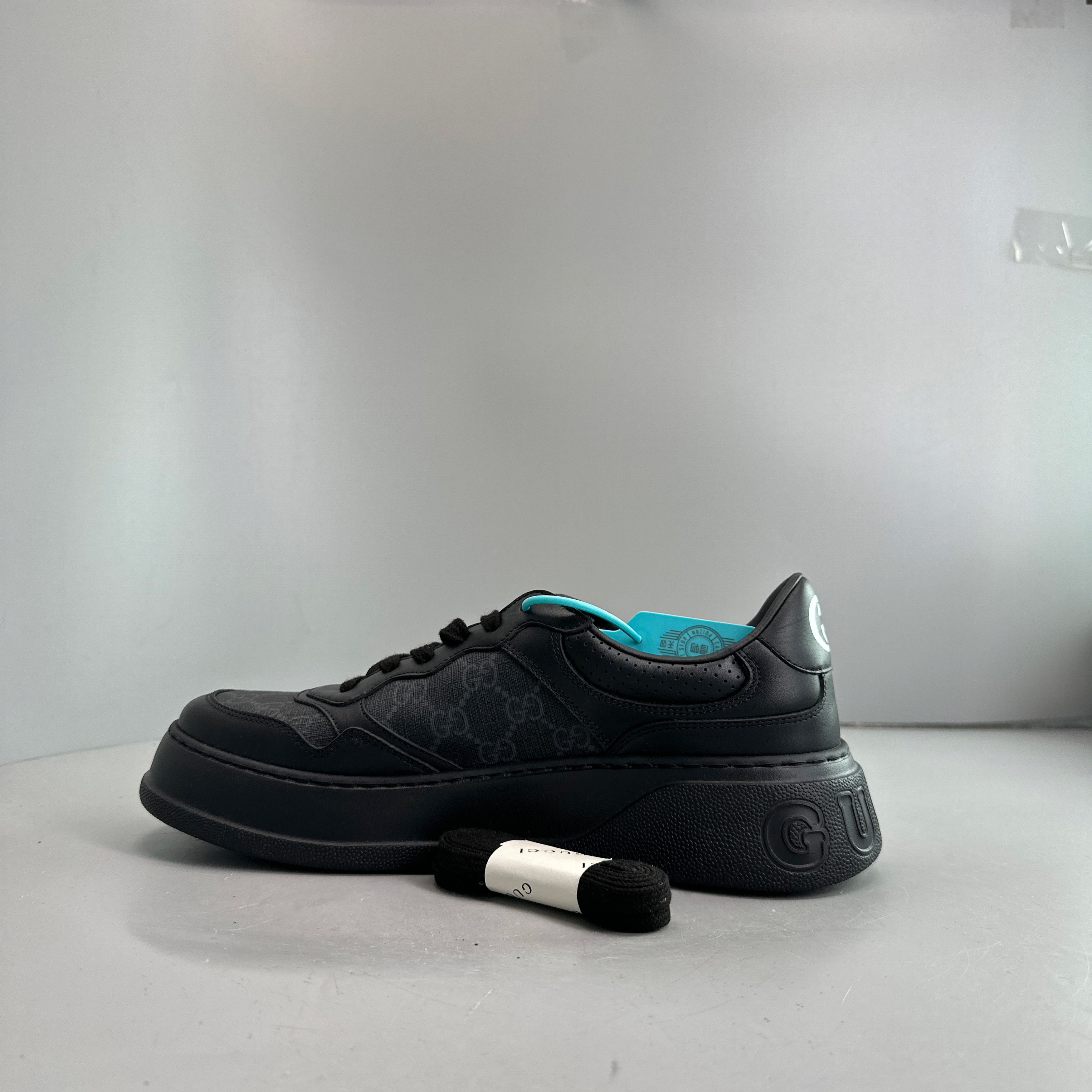 Gucci Gucci GG Monogram Leather Low-Top Sneakers Size 9 Size US 9 / EU 42 - 10 Thumbnail