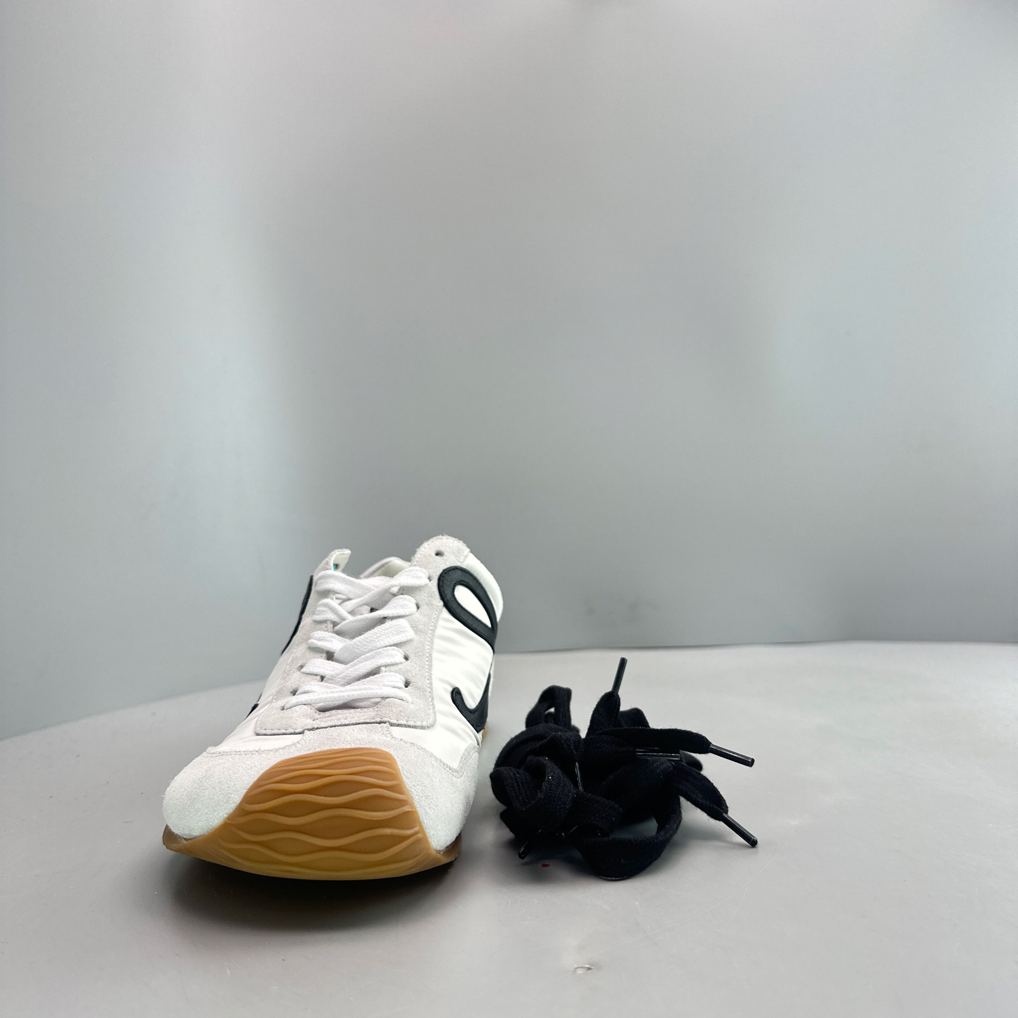Loewe Loewe Ballet Runner Sneakers White Size 7 Size US 7 / EU 40 - 10 Thumbnail