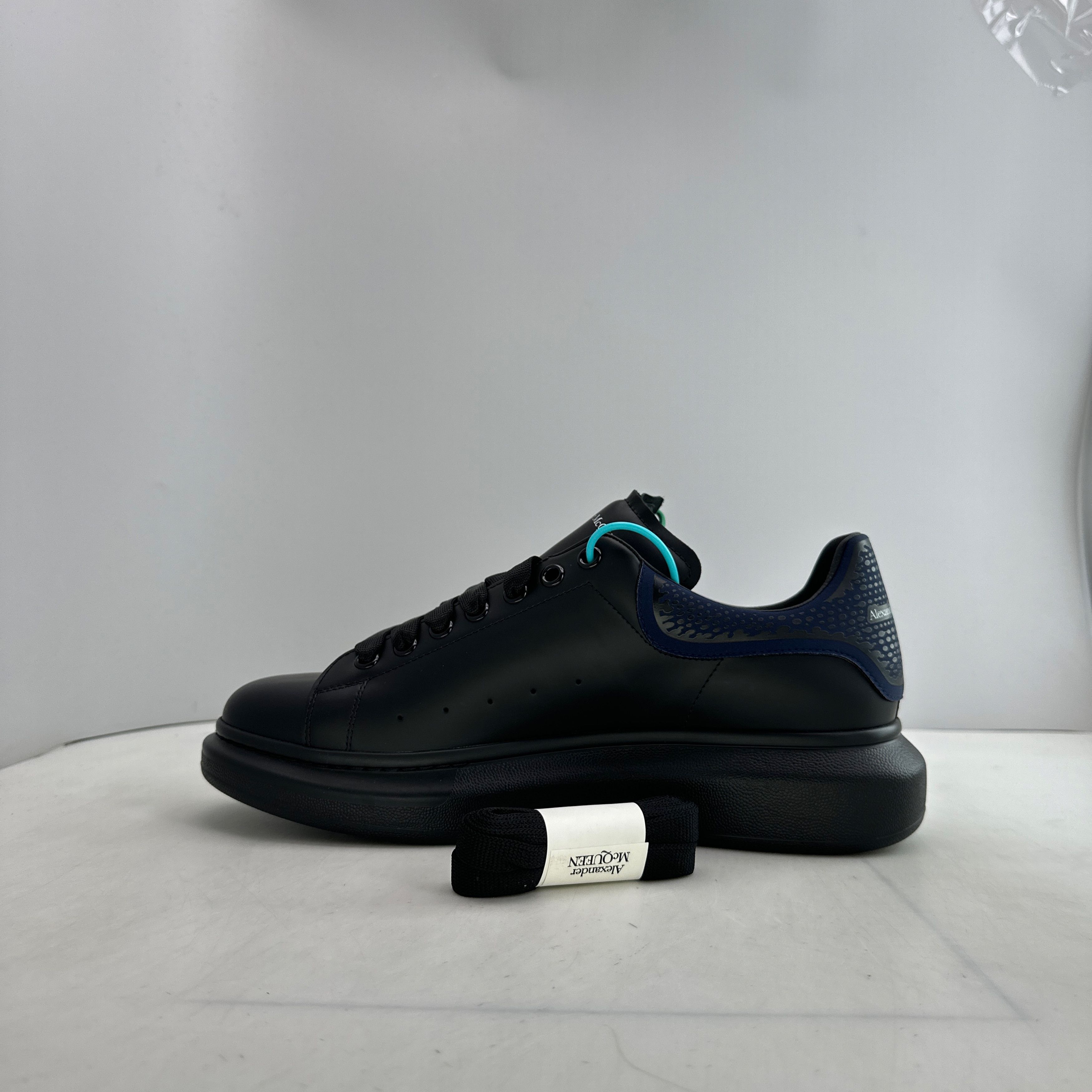 Alexander McQueen Alexander McQueen Oversized Low-Top Sneakers Size 45 Size US 12 / EU 45 - 10 Thumbnail