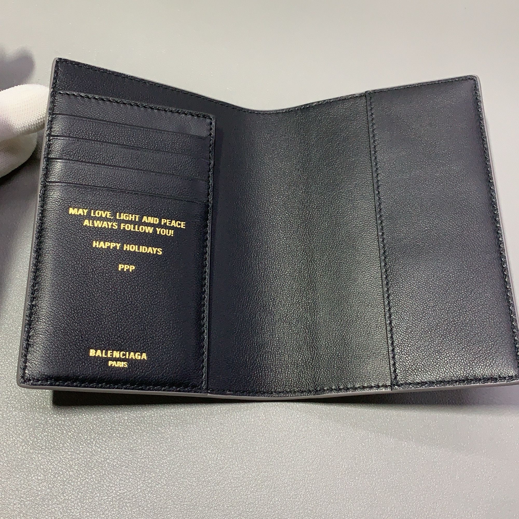 Balenciaga Balenciaga Crest Passport Holder Gray Size ONE SIZE - 7 Thumbnail