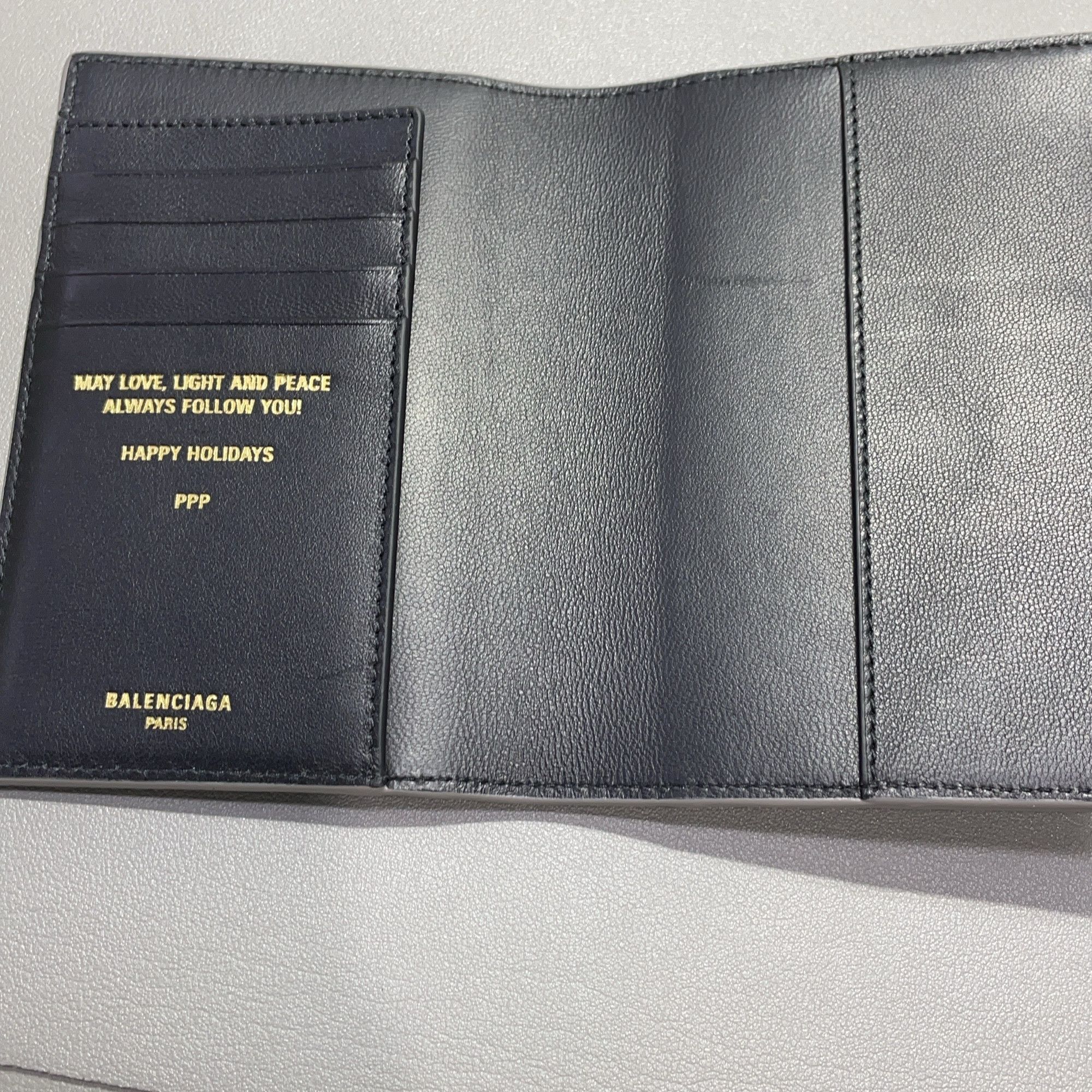 Balenciaga Balenciaga Crest Passport Holder ONE SIZE Size ONE SIZE - 7 Thumbnail
