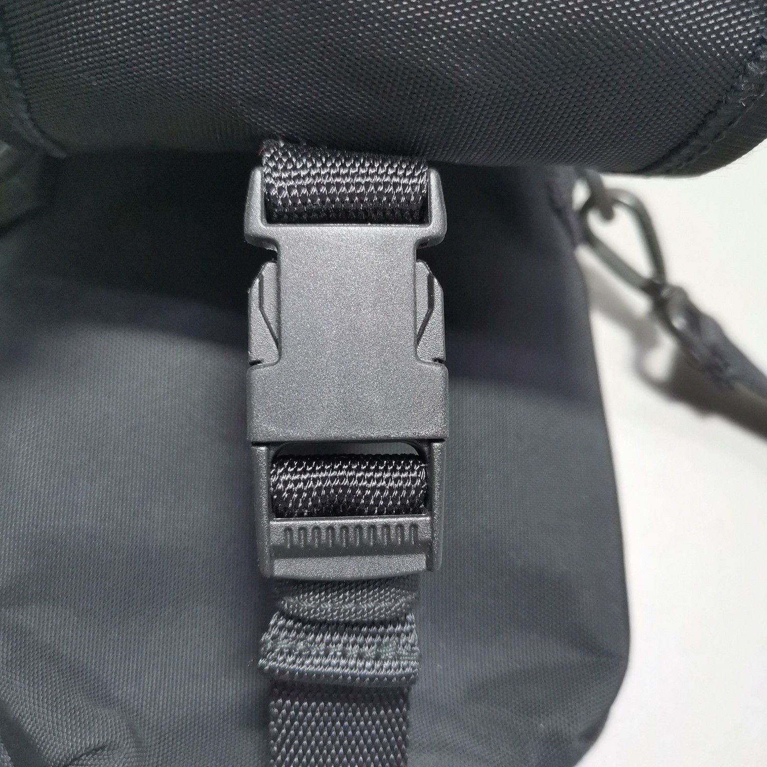 Balenciaga Balenciaga Nylon Crossbody Phone Bag Black Size ONE SIZE - 9 Thumbnail