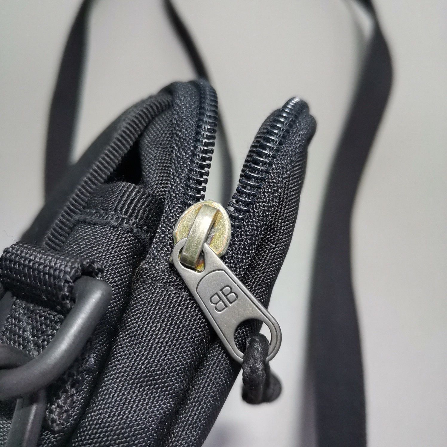Balenciaga Balenciaga Nylon Crossbody Phone Bag Black Size ONE SIZE - 8 Thumbnail