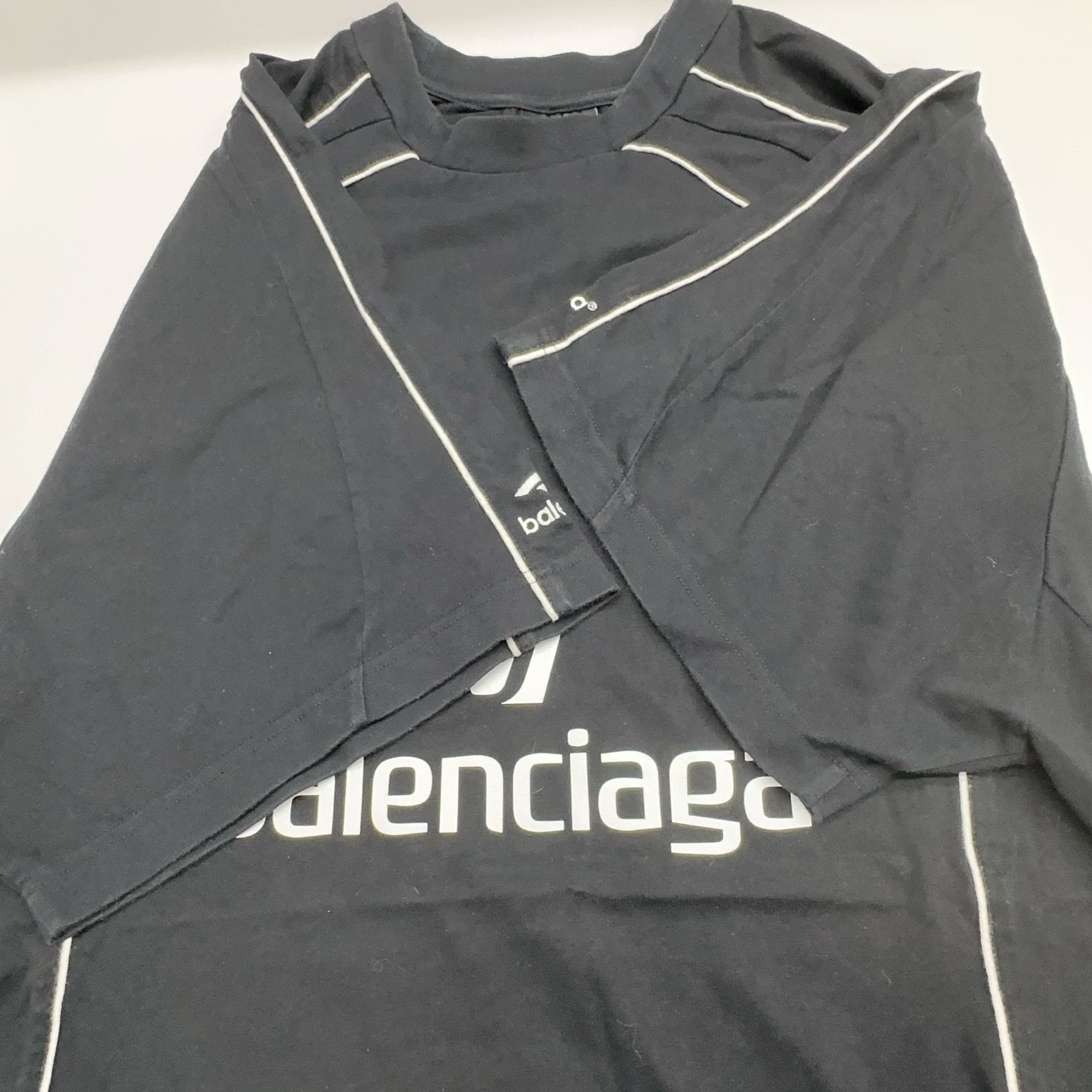 Balenciaga Balenciaga Paris 10 Soccer Graphic T-Shirt US L Size US L / EU 52-54 / 3 - 6 Thumbnail