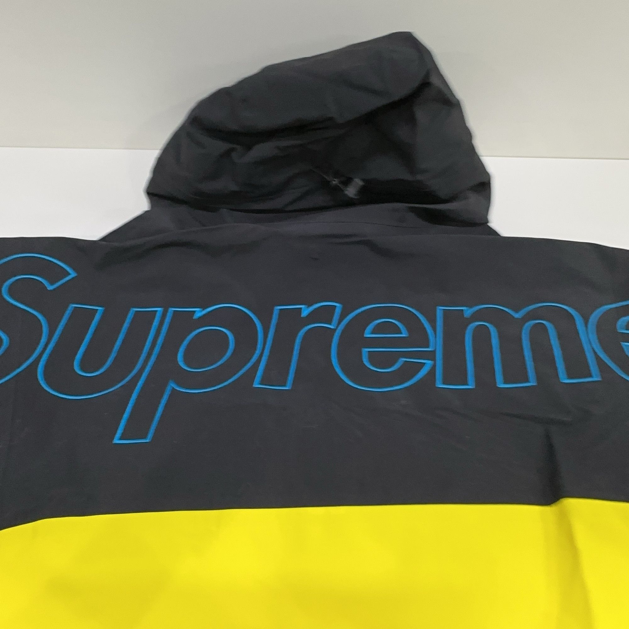 Supreme × The North Face Supreme x The North Face Taped Seam Jacket Size M Size US M / EU 48-50 / 2 - 12 Thumbnail
