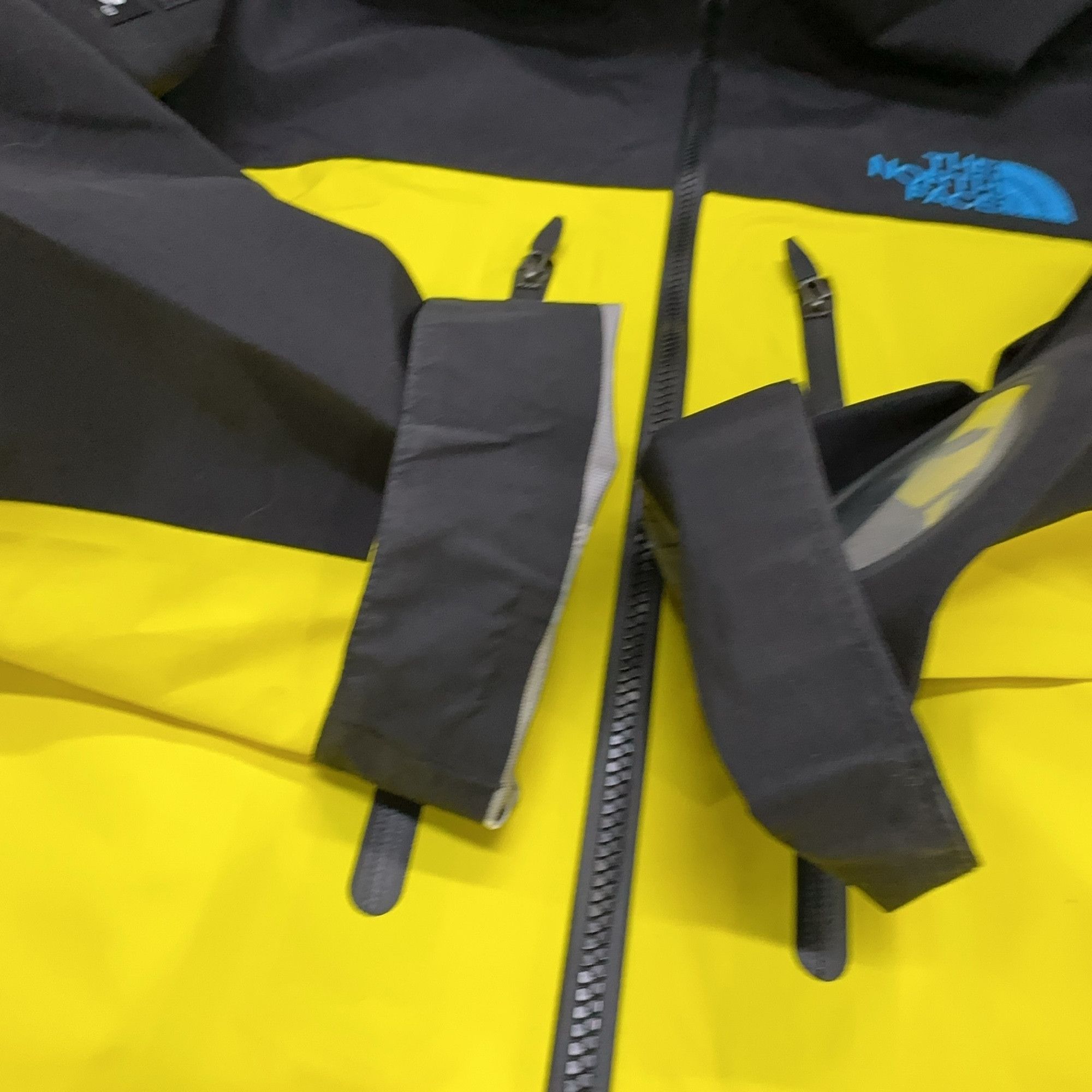 Supreme × The North Face Supreme x The North Face Taped Seam Jacket Size M Size US M / EU 48-50 / 2 - 8 Thumbnail