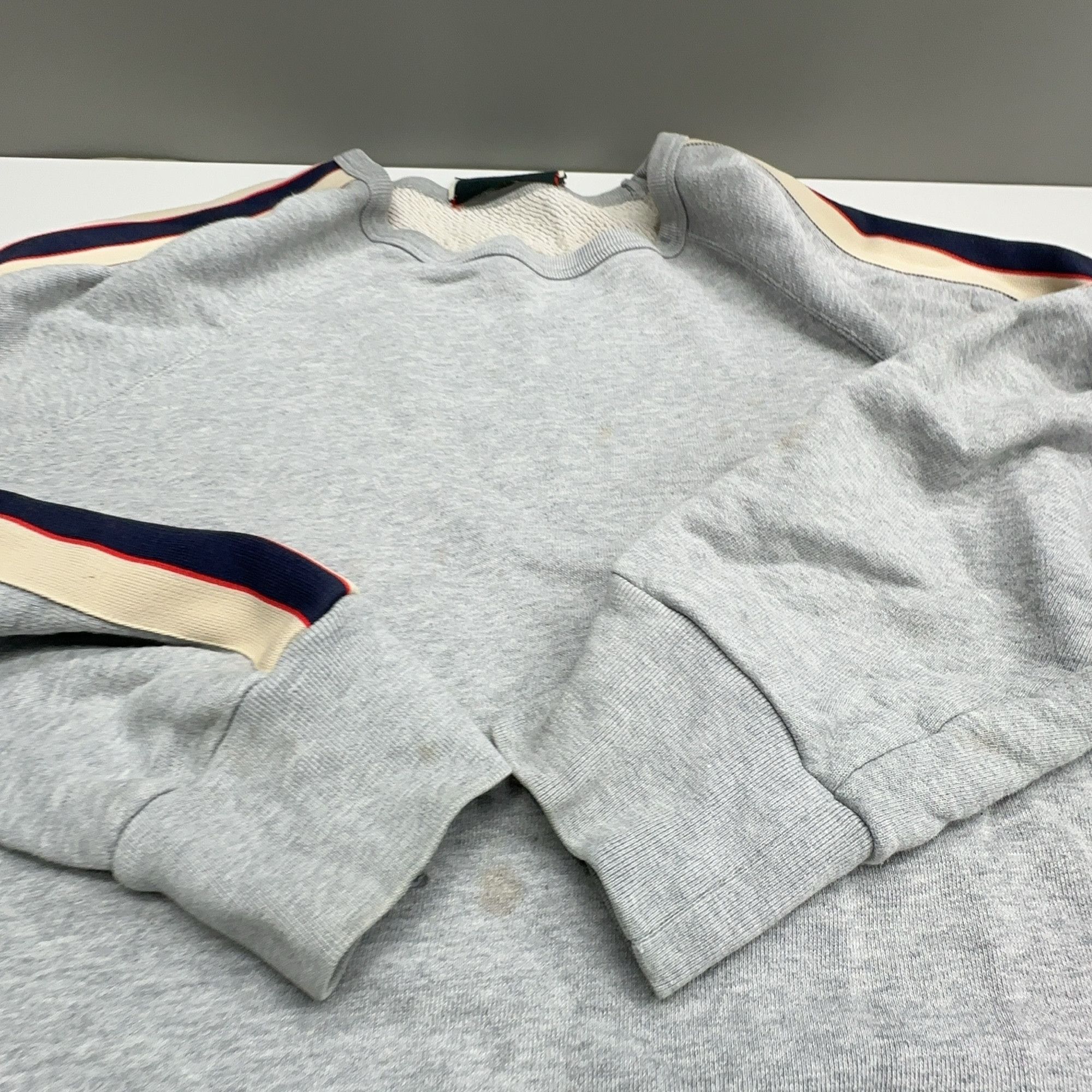 Gucci Gucci Logo Tape Crewneck Sweatshirt Size M Size US M / EU 48-50 / 2 - 12 Thumbnail
