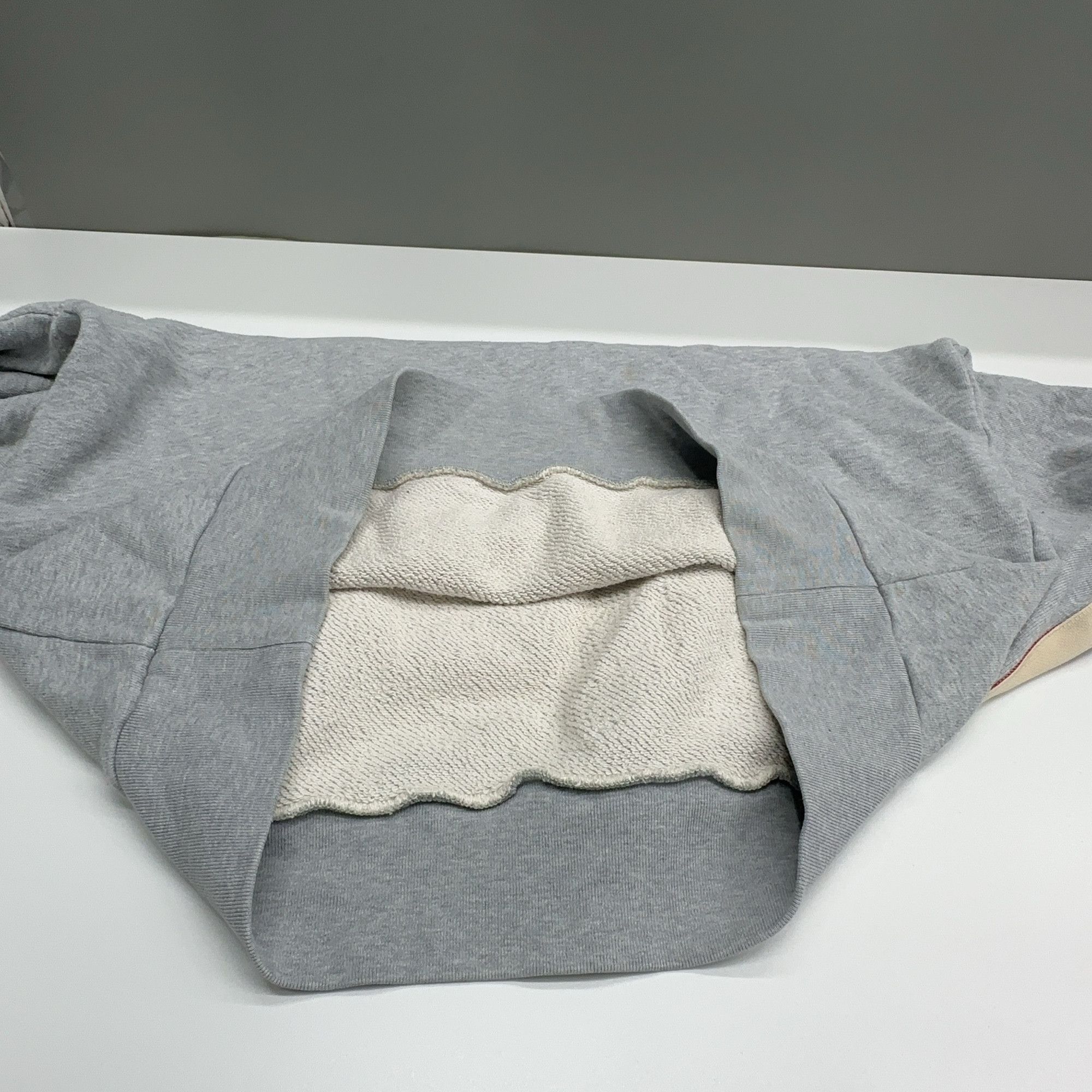 Gucci Gucci Logo Tape Crewneck Sweatshirt Size M Size US M / EU 48-50 / 2 - 10 Thumbnail