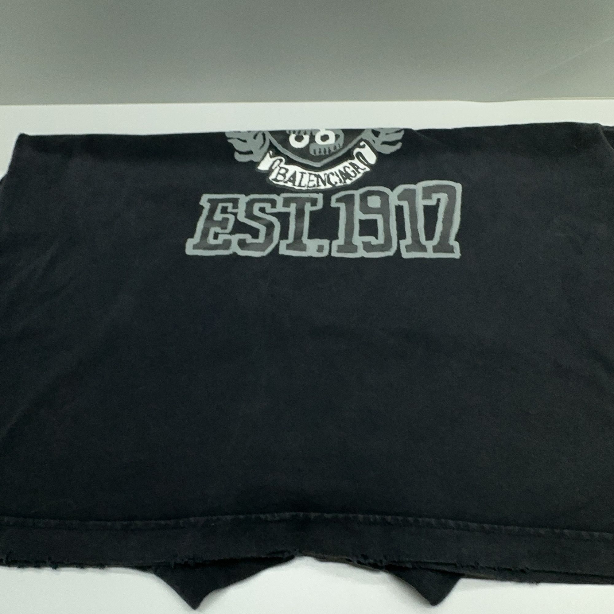 Balenciaga Balenciaga Crest Logo T-Shirt Size M Size US M / EU 48-50 / 2 - 8 Thumbnail