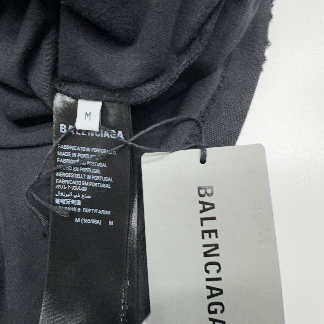 Balenciaga Balenciaga Crest Logo T-Shirt Size M Size US M / EU 48-50 / 2 - 4 Thumbnail