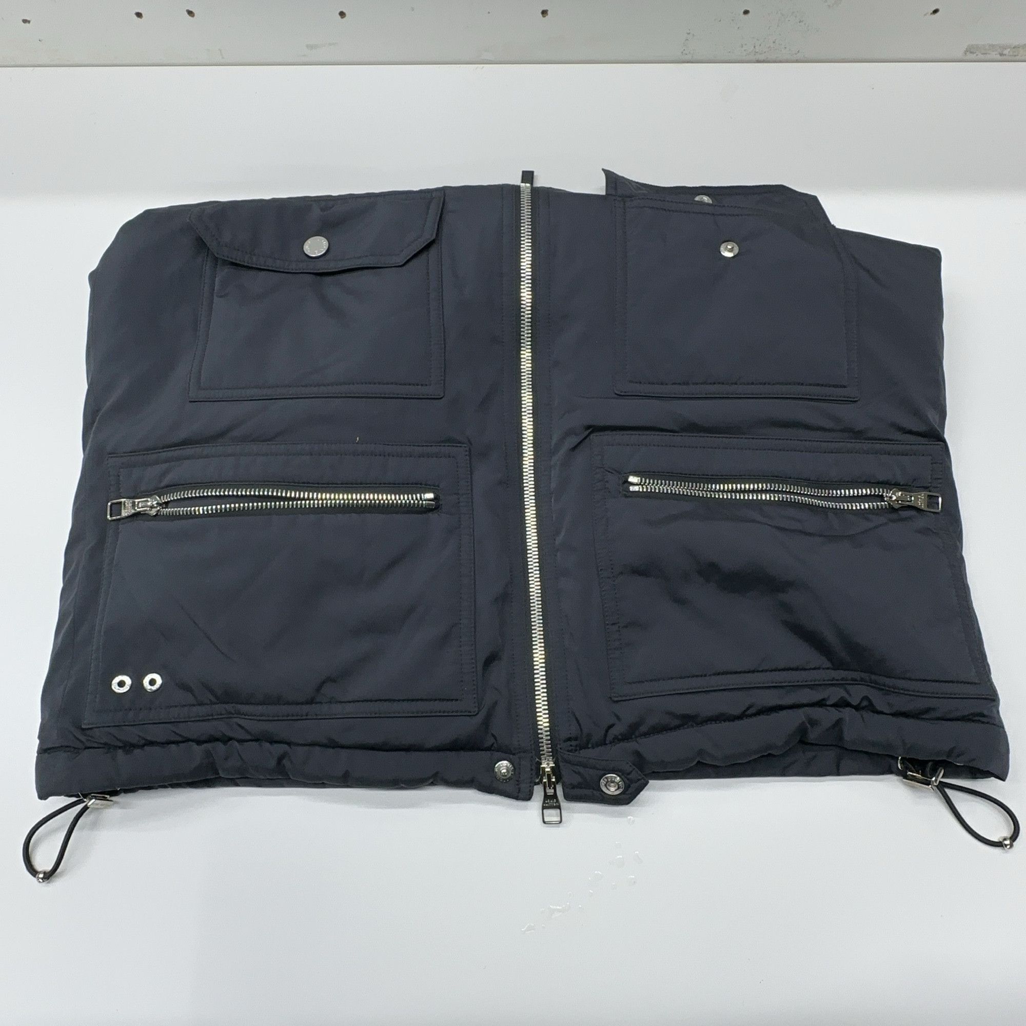 Louis Vuitton Louis Vuitton x Fragment Logo Vest Size 50 Size US M / EU 48-50 / 2 - 8 Thumbnail