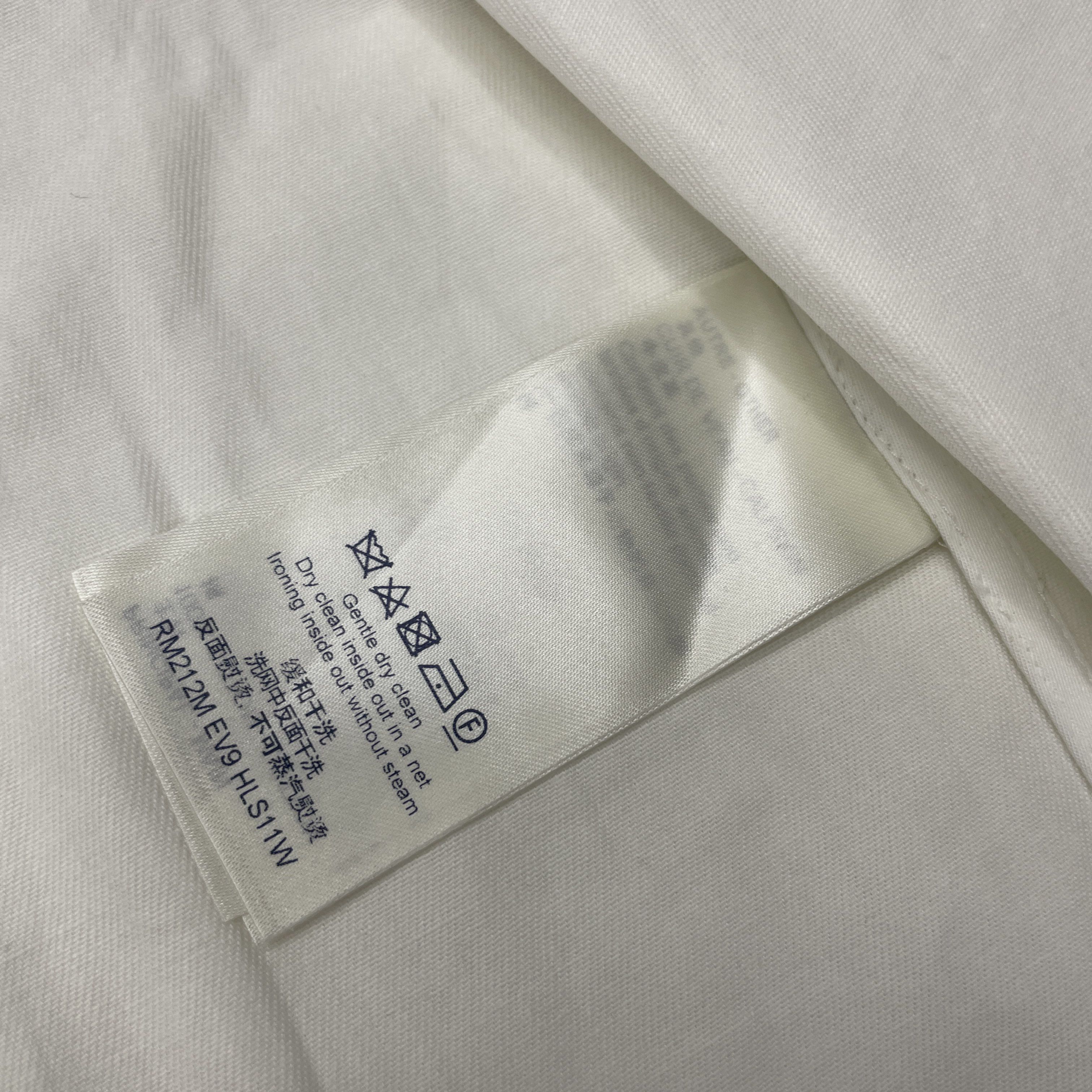 Louis Vuitton Louis Vuitton x NBA Logo Short Sleeve Shirt Size S Size US S / EU 44-46 / 1 - 4 Thumbnail