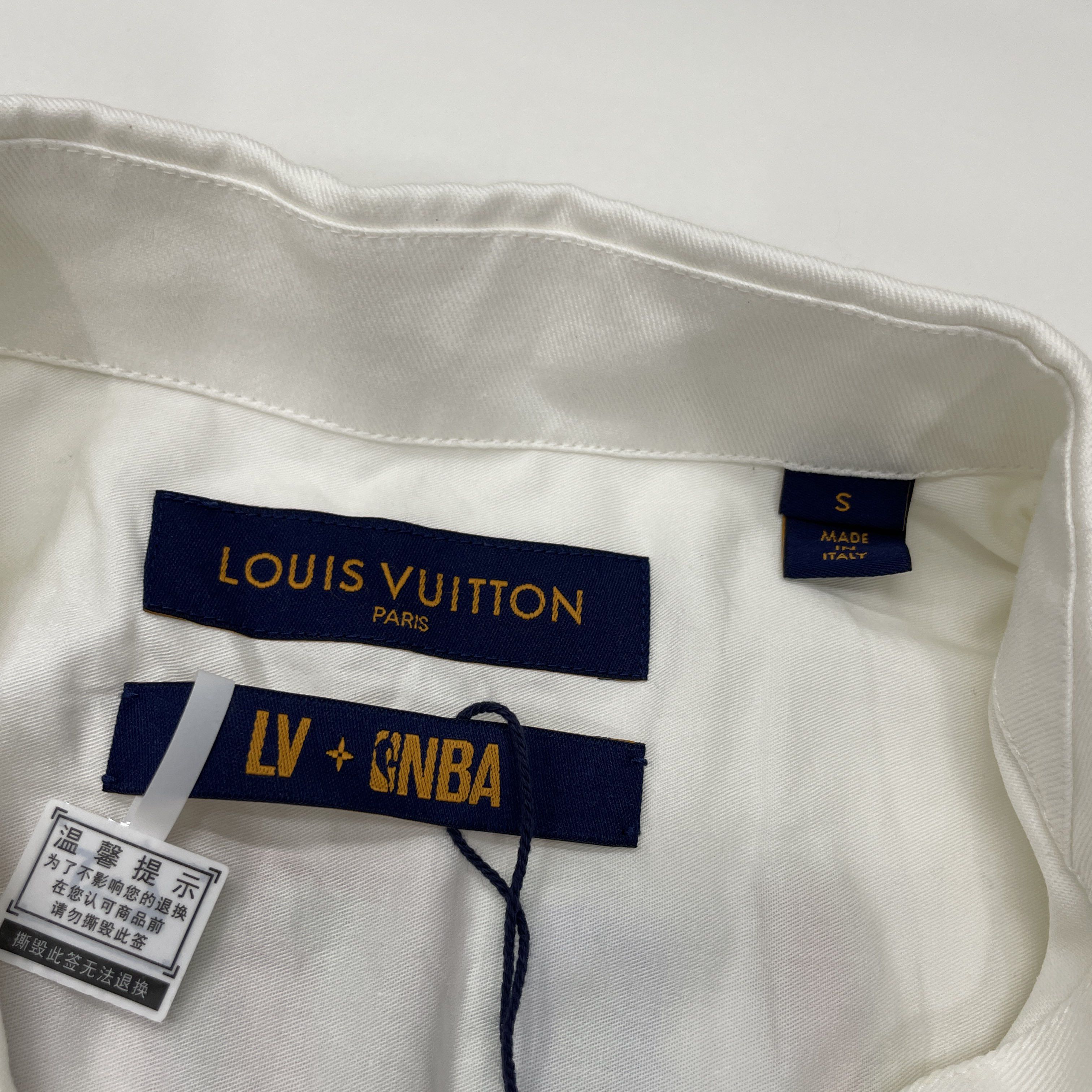 Louis Vuitton Louis Vuitton x NBA Logo Short Sleeve Shirt Size S Size US S / EU 44-46 / 1 - 3 Thumbnail