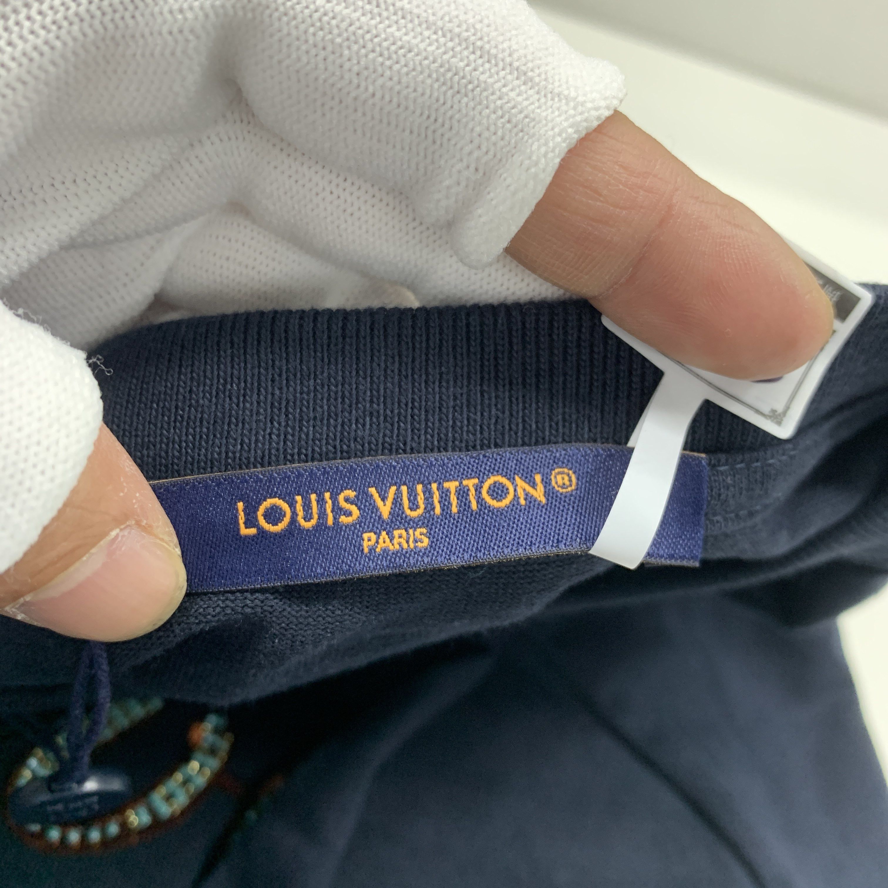 Louis Vuitton Louis Vuitton Lovers T-Shirt Navy Size M Size US M / EU 48-50 / 2 - 3 Thumbnail
