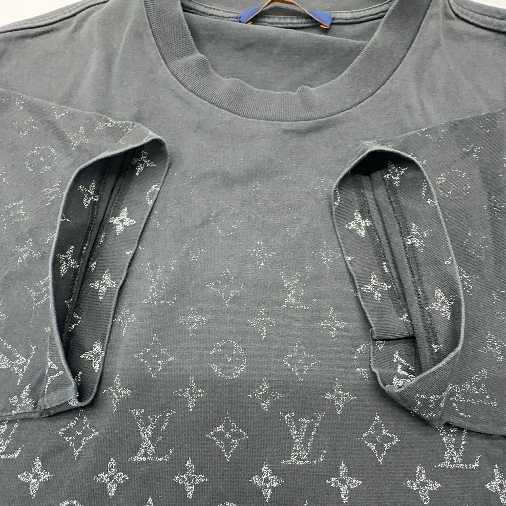 Louis Vuitton Louis Vuitton Monogram Gradient T-Shirt Size XS Size US XS / EU 42 / 0 - 10 Thumbnail