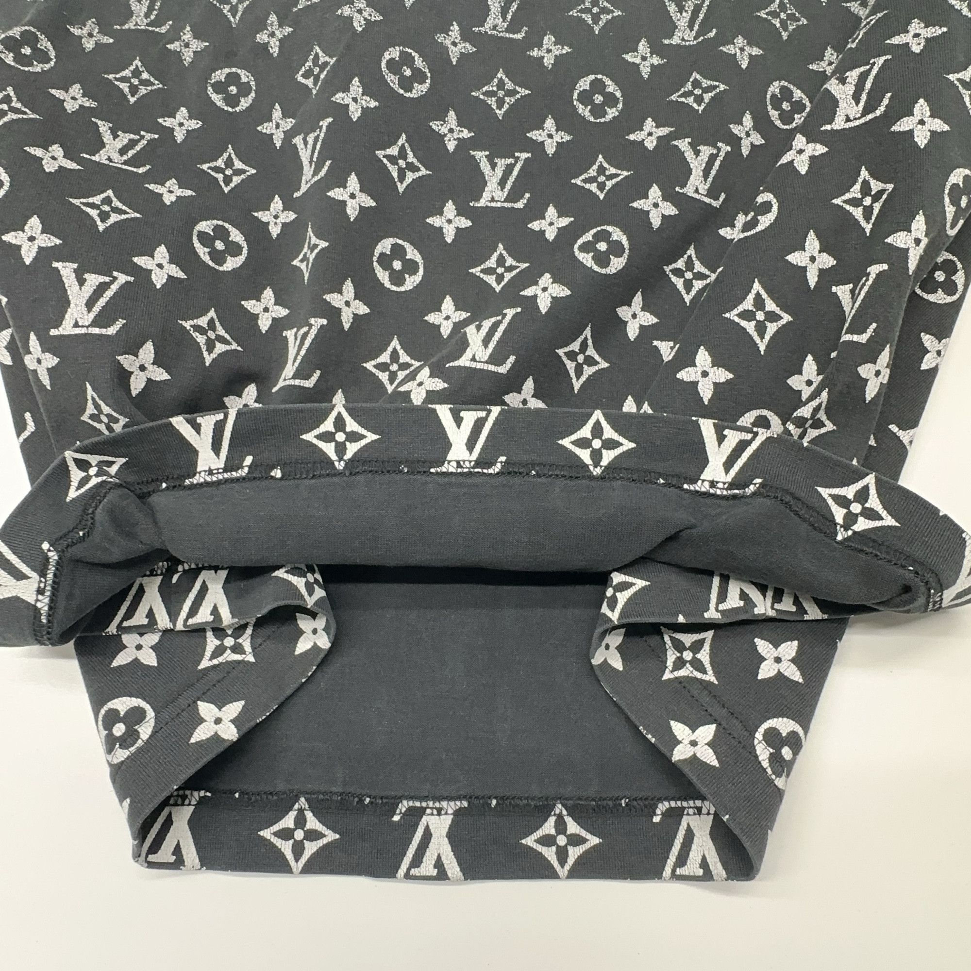 Louis Vuitton Louis Vuitton Monogram Gradient T-Shirt Size XS Size US XS / EU 42 / 0 - 8 Thumbnail