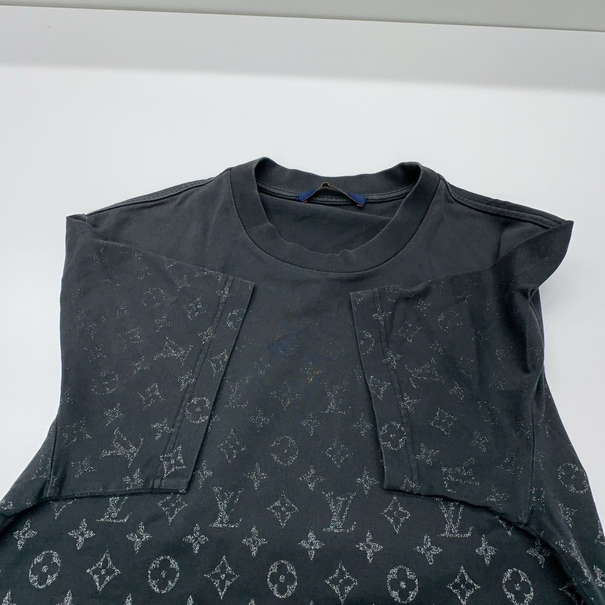 Louis Vuitton Louis Vuitton Monogram Gradient T-Shirt Size XS Size US XS / EU 42 / 0 - 9 Thumbnail
