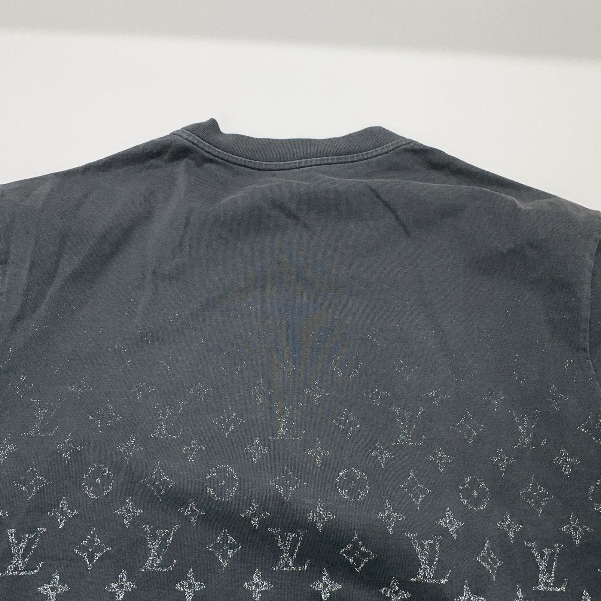 Louis Vuitton Louis Vuitton Monogram Gradient T-Shirt Size XS Size US XS / EU 42 / 0 - 11 Thumbnail