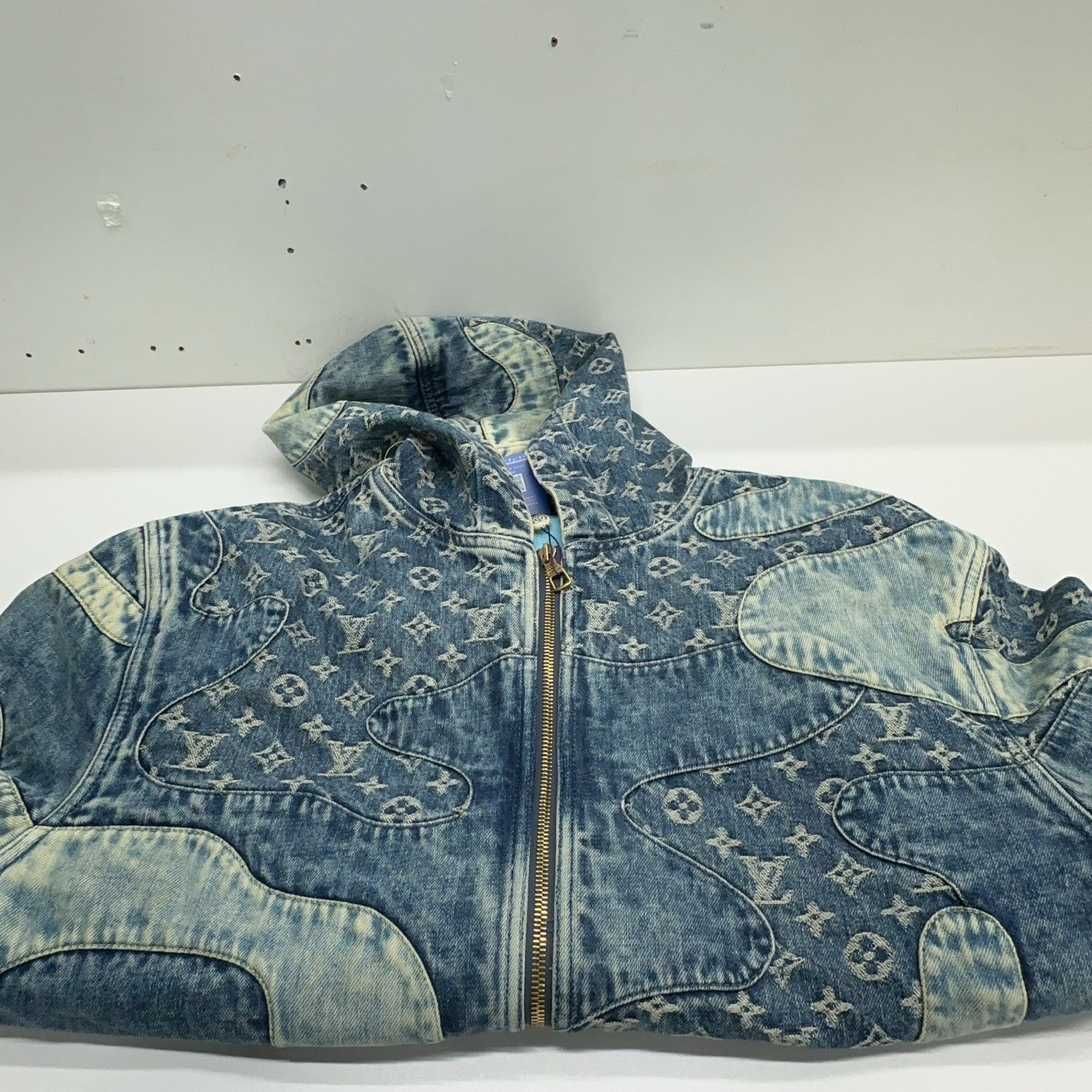 Louis Vuitton Louis Vuitton Monogram Hooded Denim Jacket Size 52 Size US L / EU 52-54 / 3 - 7 Thumbnail