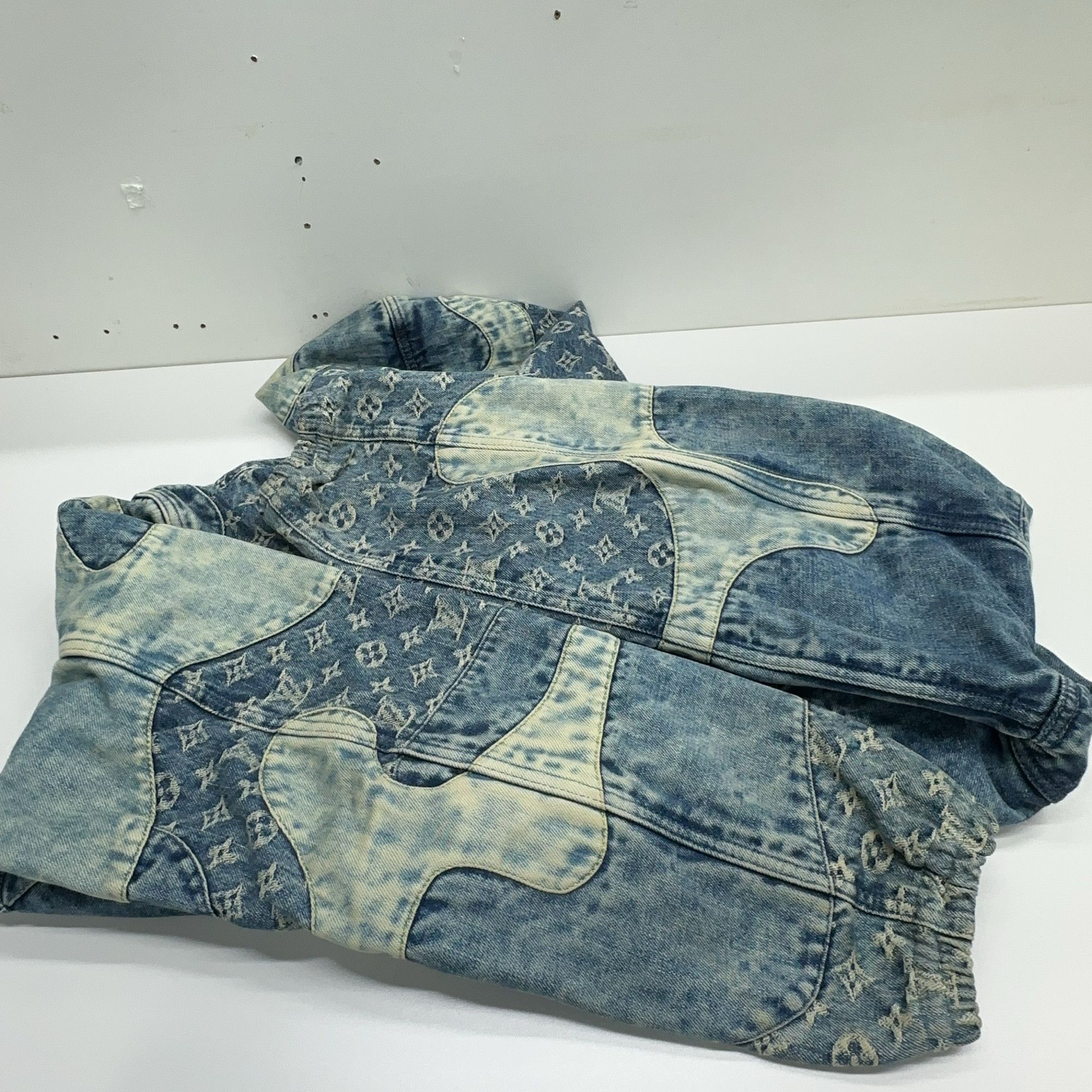 Louis Vuitton Louis Vuitton Monogram Hooded Denim Jacket Size 52 Size US L / EU 52-54 / 3 - 8 Thumbnail