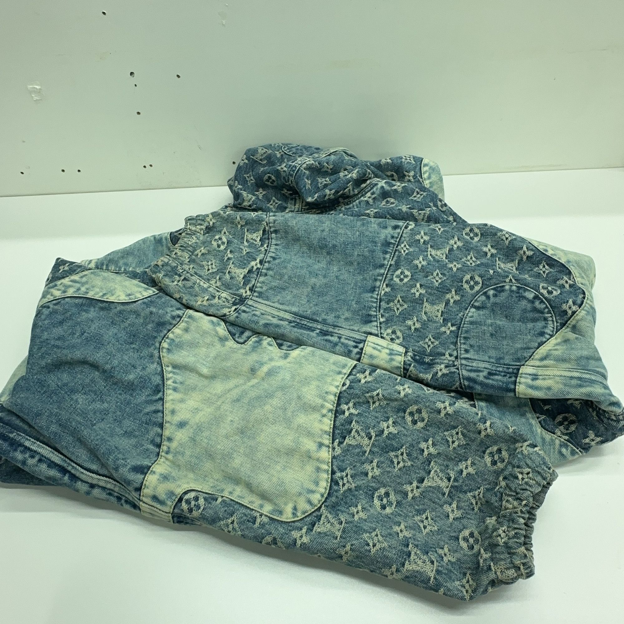 Louis Vuitton Louis Vuitton Monogram Hooded Denim Jacket Size 52 Size US L / EU 52-54 / 3 - 13 Thumbnail