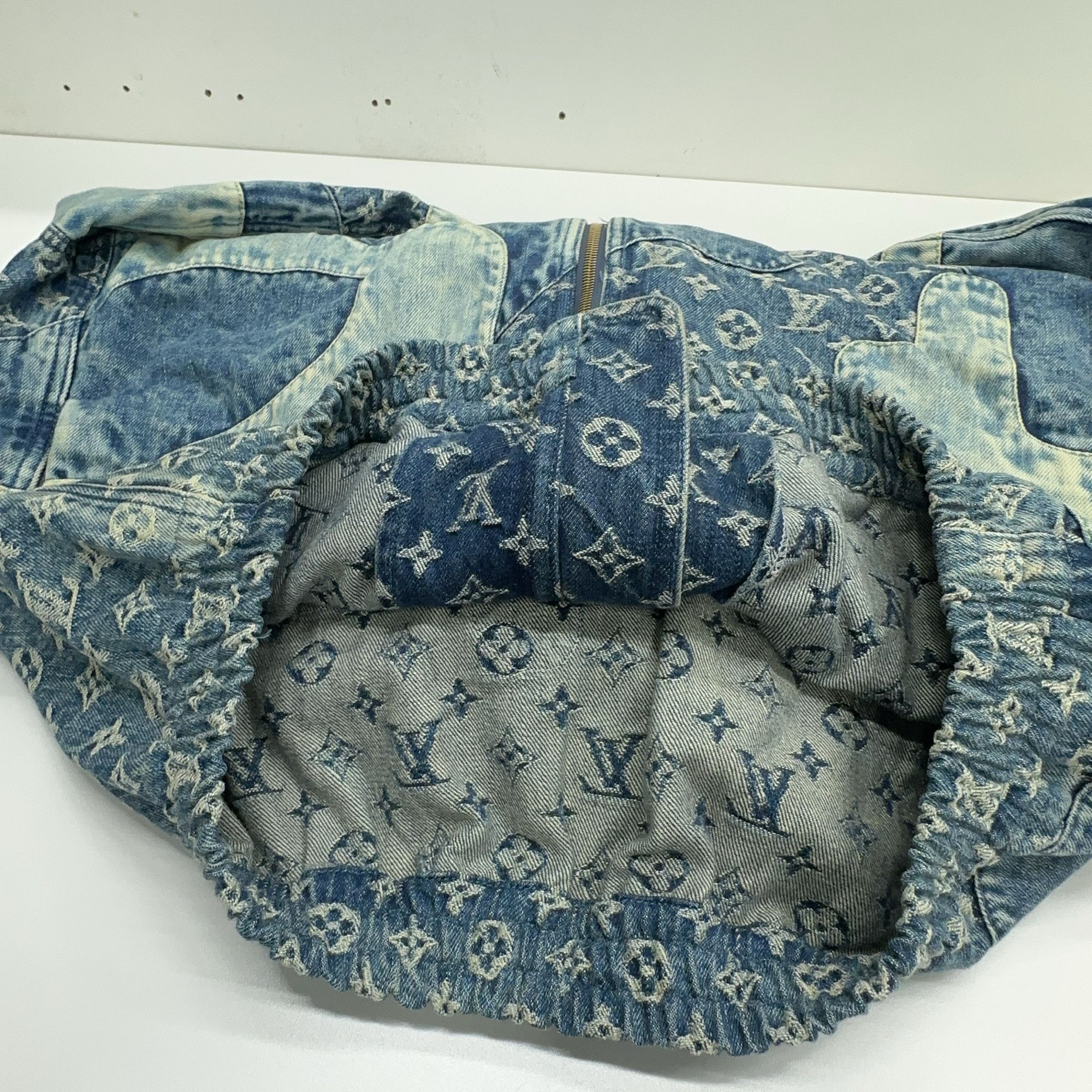 Louis Vuitton Louis Vuitton Monogram Hooded Denim Jacket Size 52 Size US L / EU 52-54 / 3 - 11 Thumbnail