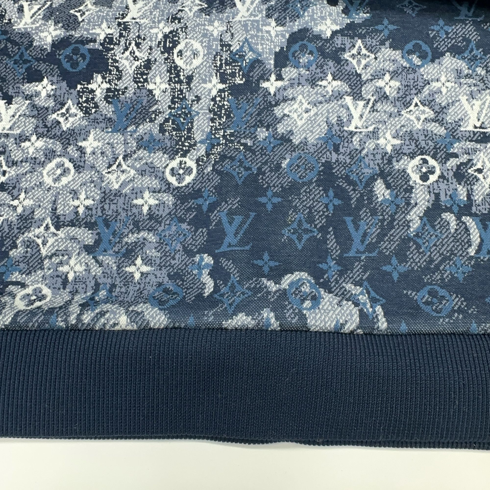 Louis Vuitton Louis Vuitton Monogram Print Sweatshirt Size M Size US M / EU 48-50 / 2 - 8 Thumbnail