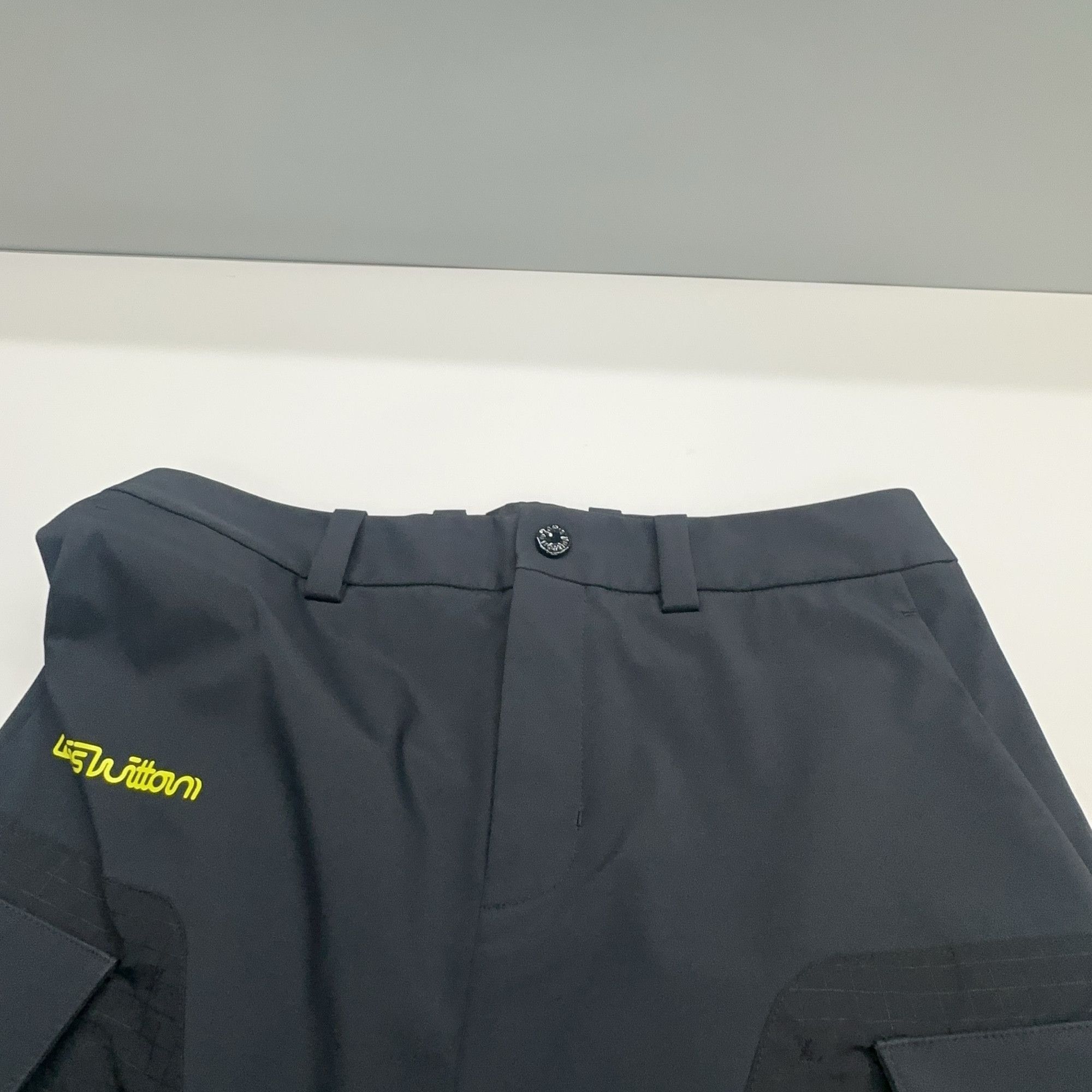 Louis Vuitton Louis Vuitton Logo Pattern Technical Pants Size 46 Size US 30 / EU 46 - 6 Thumbnail