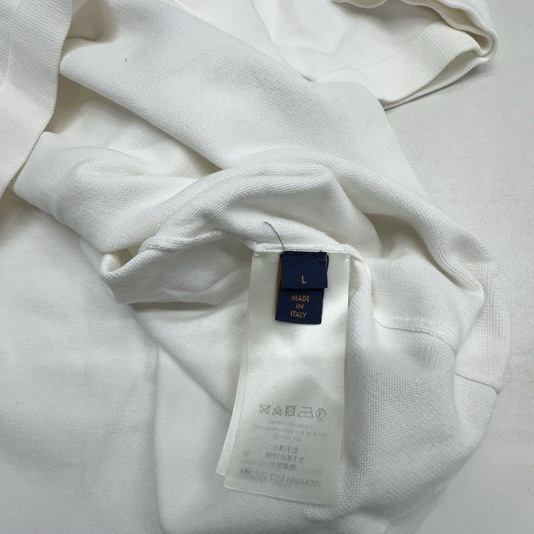 Louis Vuitton Louis Vuitton Logo T-Shirt White Size L Size US L / EU 52-54 / 3 - 3 Thumbnail