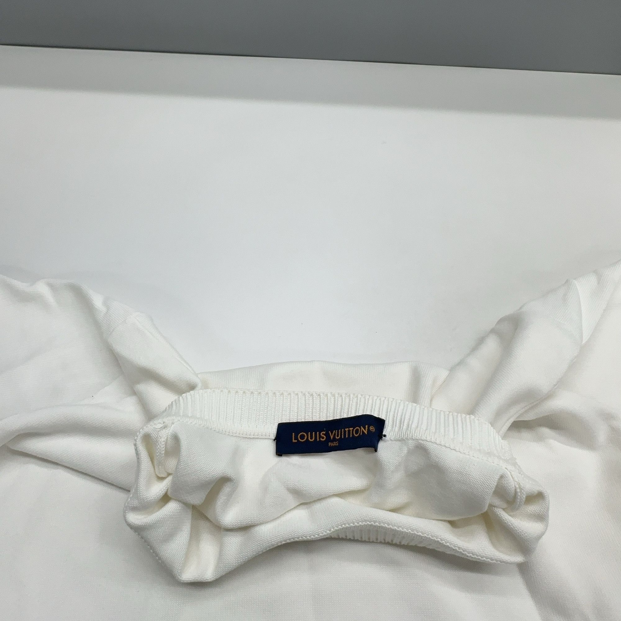 Louis Vuitton Louis Vuitton Logo T-Shirt White Size L Size US L / EU 52-54 / 3 - 5 Thumbnail