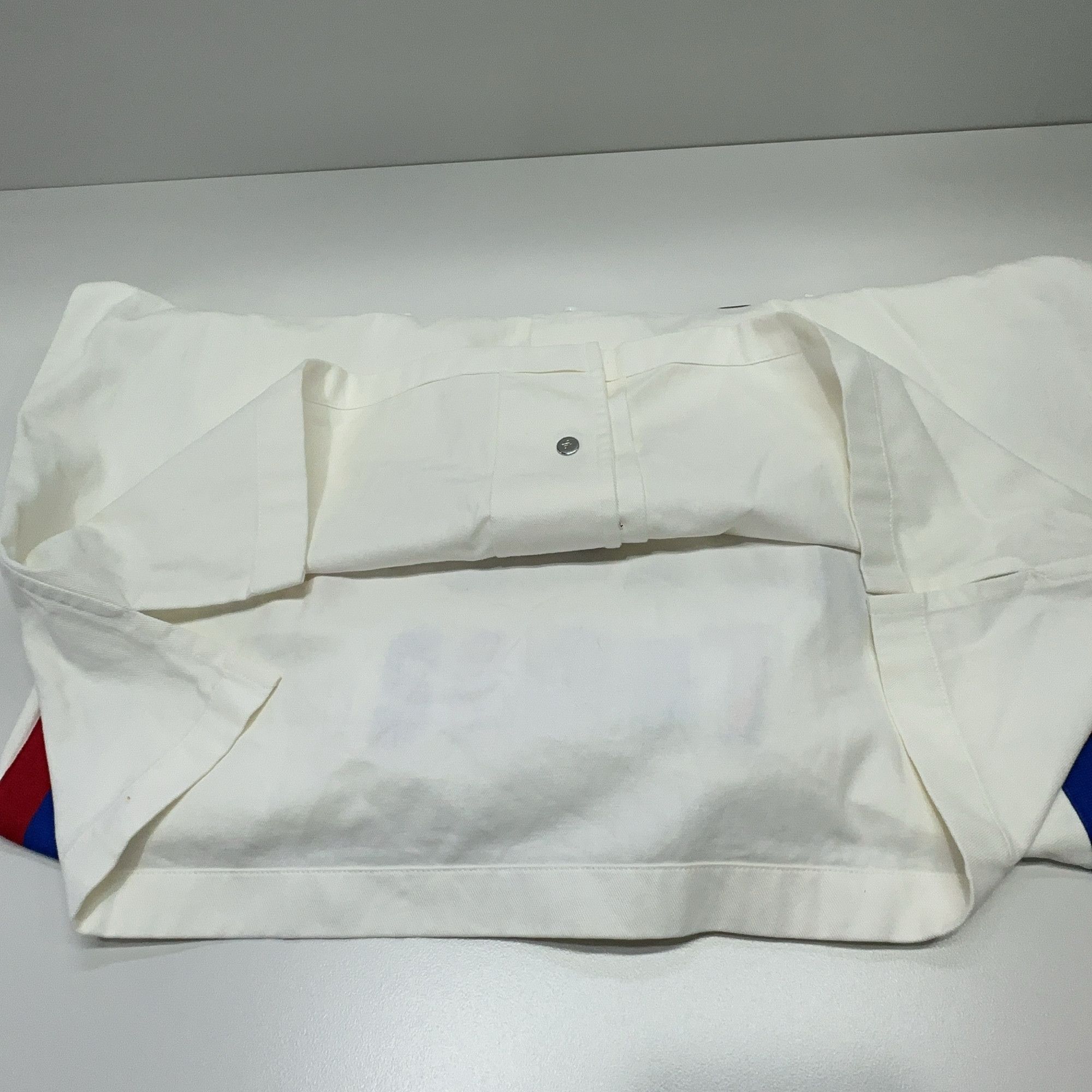 Louis Vuitton Louis Vuitton x NBA Logo Shirt Size L Size US L / EU 52-54 / 3 - 10 Thumbnail
