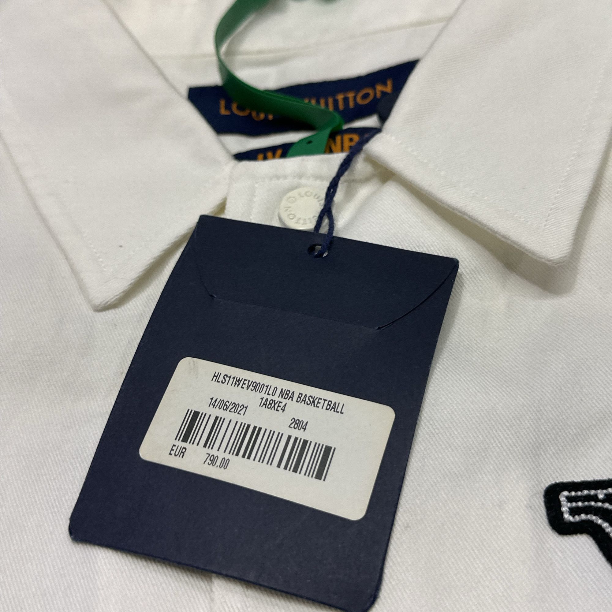 Louis Vuitton Louis Vuitton x NBA Logo Shirt Size L Size US L / EU 52-54 / 3 - 4 Thumbnail