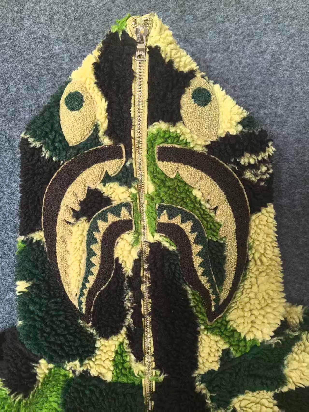 Bape BAPE ABC Camo Shark Hoodie Size M Size US M / EU 48-50 / 2 - 9 Thumbnail