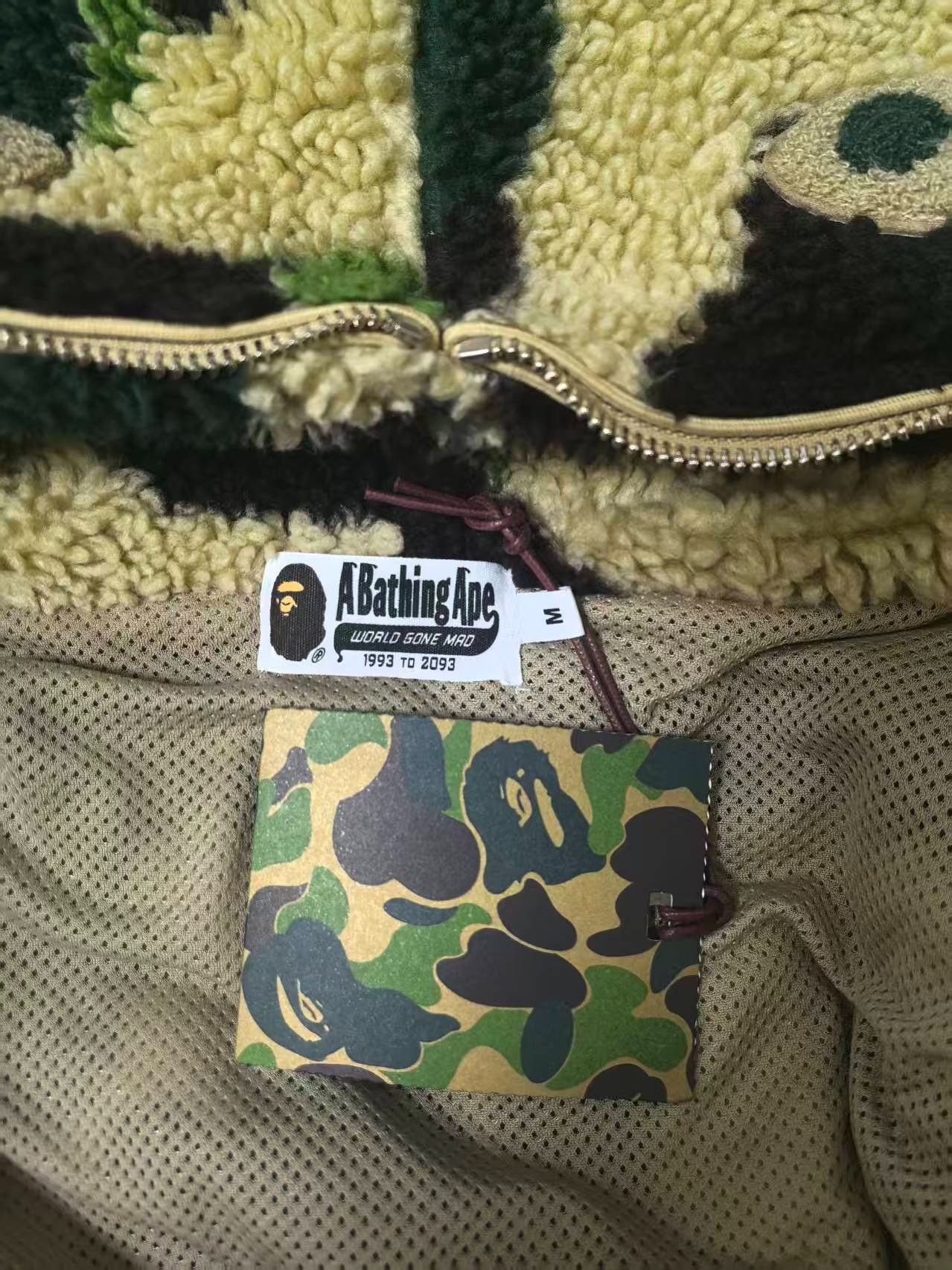 Bape BAPE ABC Camo Shark Hoodie Size M Size US M / EU 48-50 / 2 - 10 Thumbnail