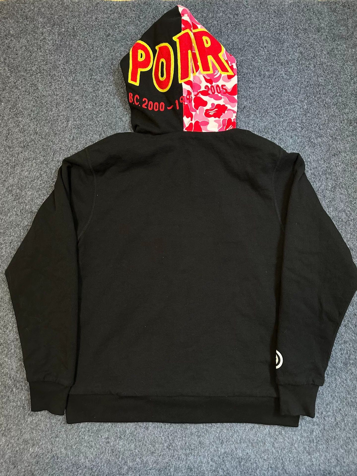 Bape A Bathing Ape Split Camo Shark Hoodie Size L Size US L / EU 52-54 / 3 - 4 Thumbnail